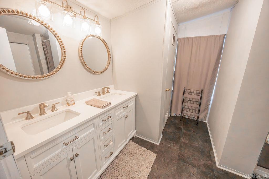 74 Rocky Ridge  Higden, AR