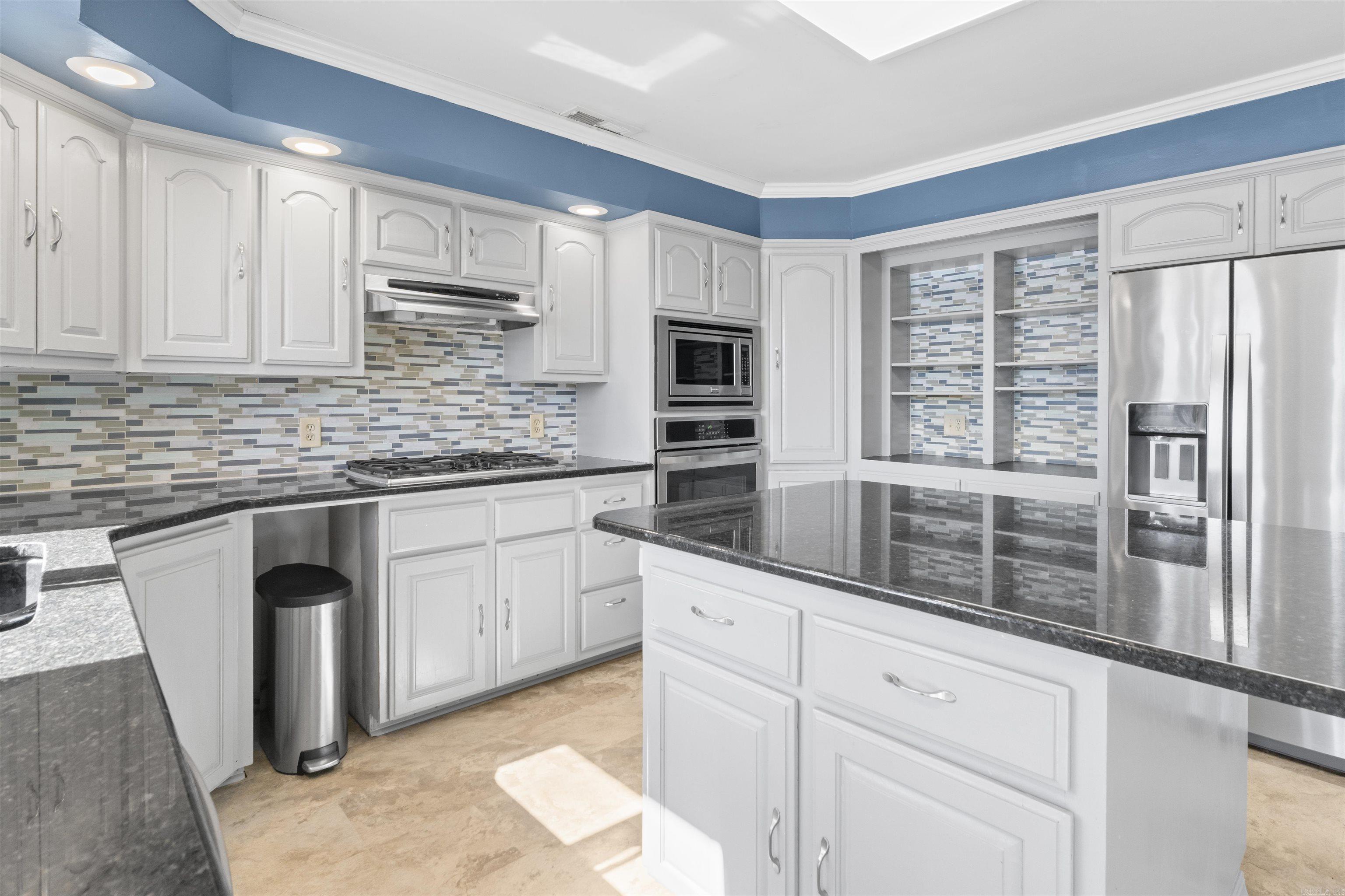 8 Riverwood  Maumelle, AR