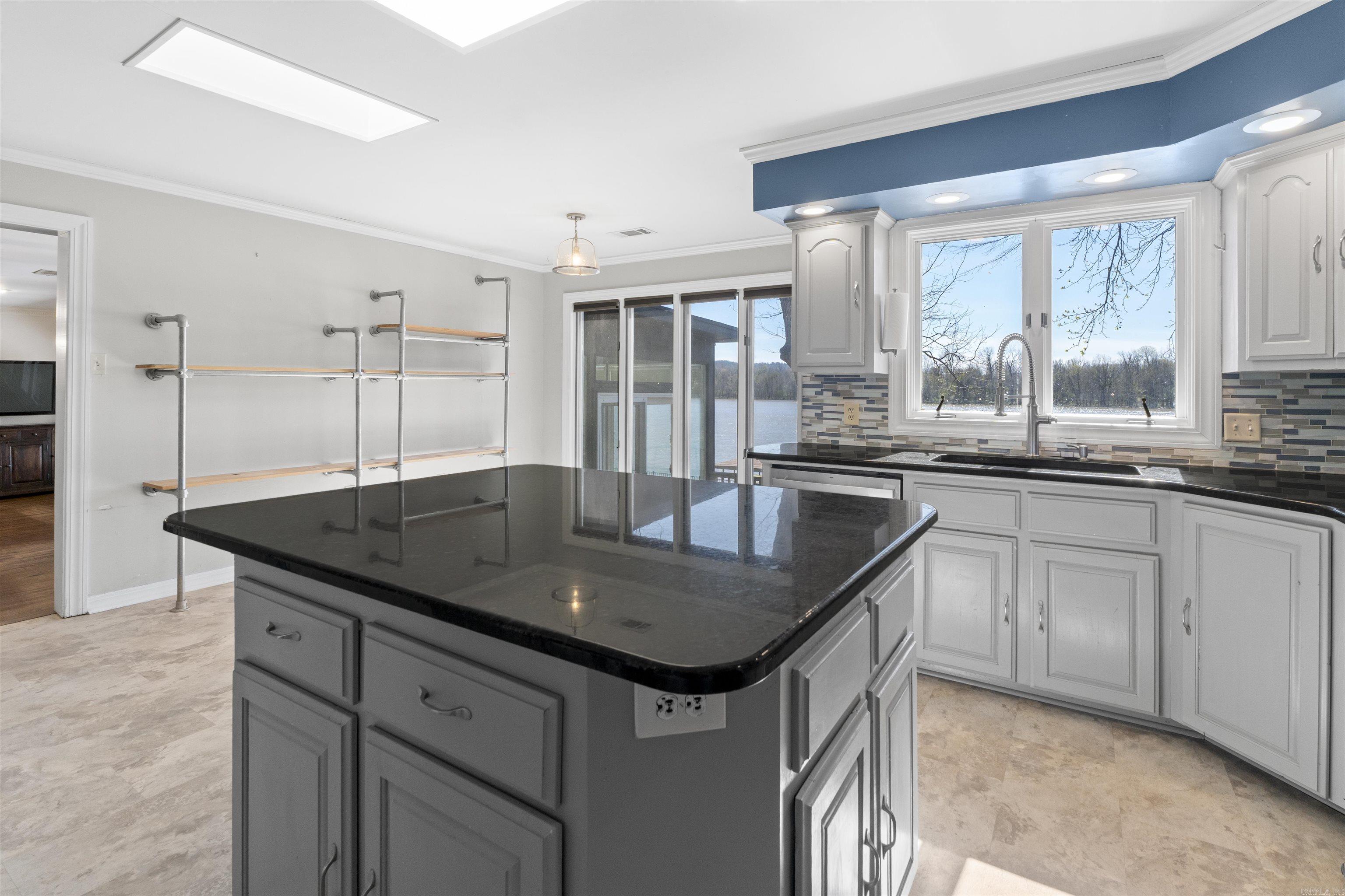 8 Riverwood  Maumelle, AR