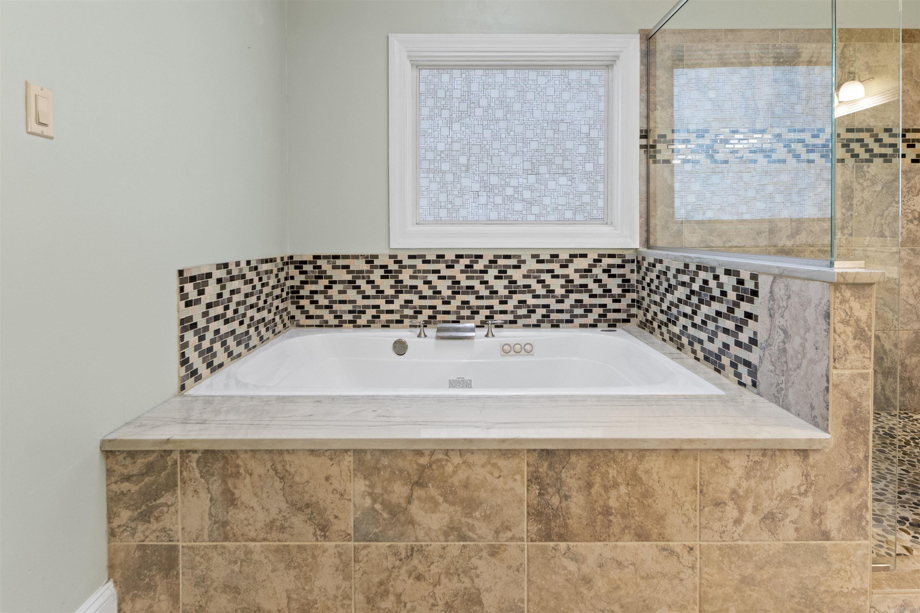 8 Riverwood  Maumelle, AR