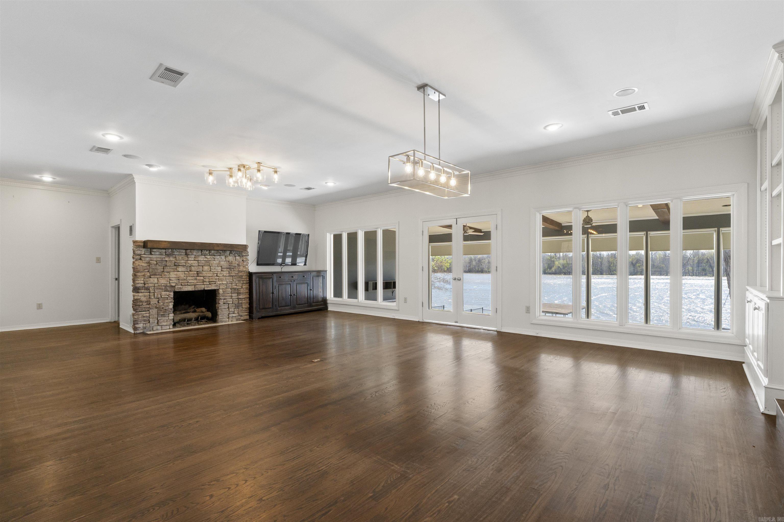 8 Riverwood  Maumelle, AR