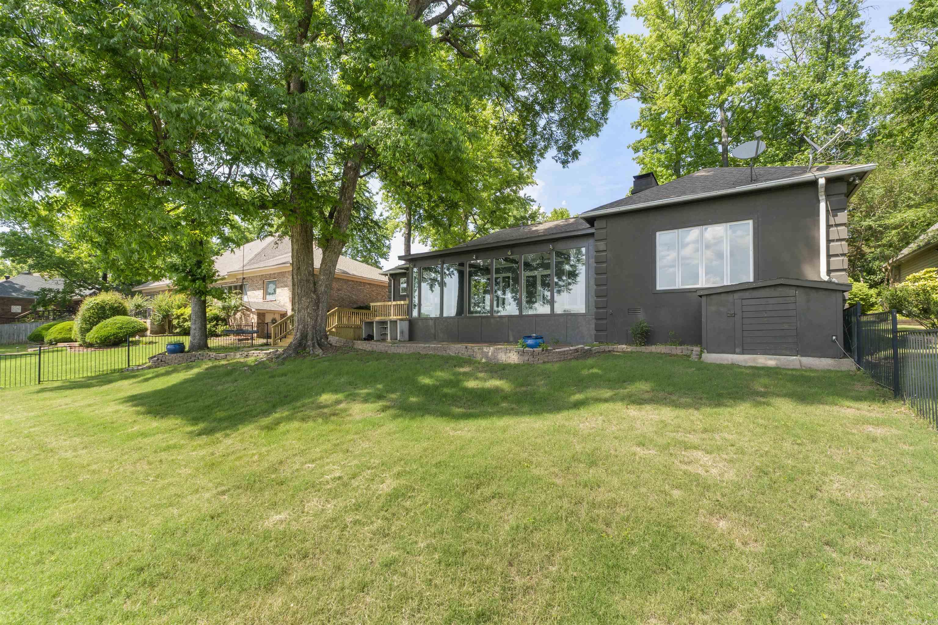 8 Riverwood  Maumelle, AR