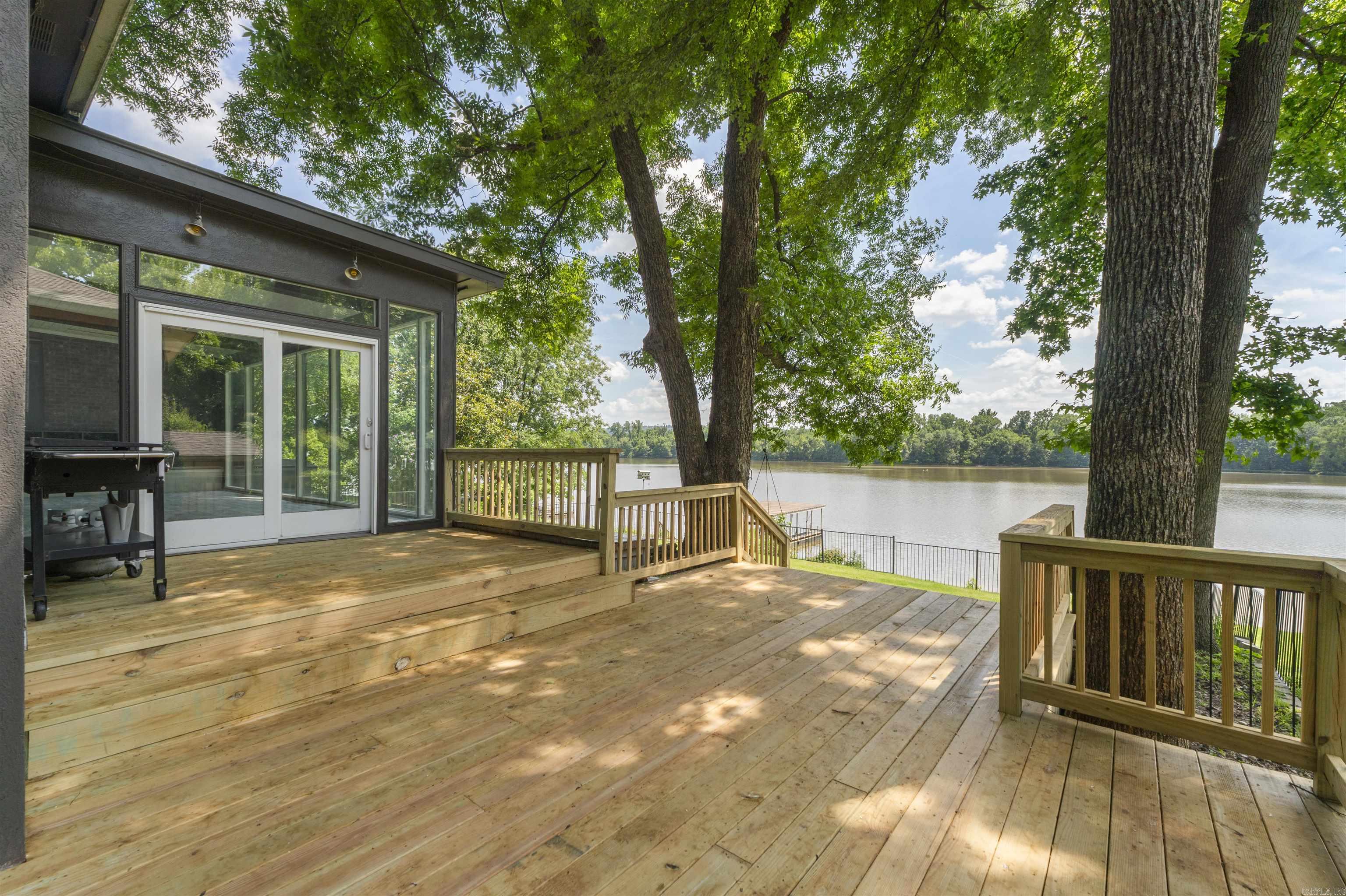 8 Riverwood  Maumelle, AR