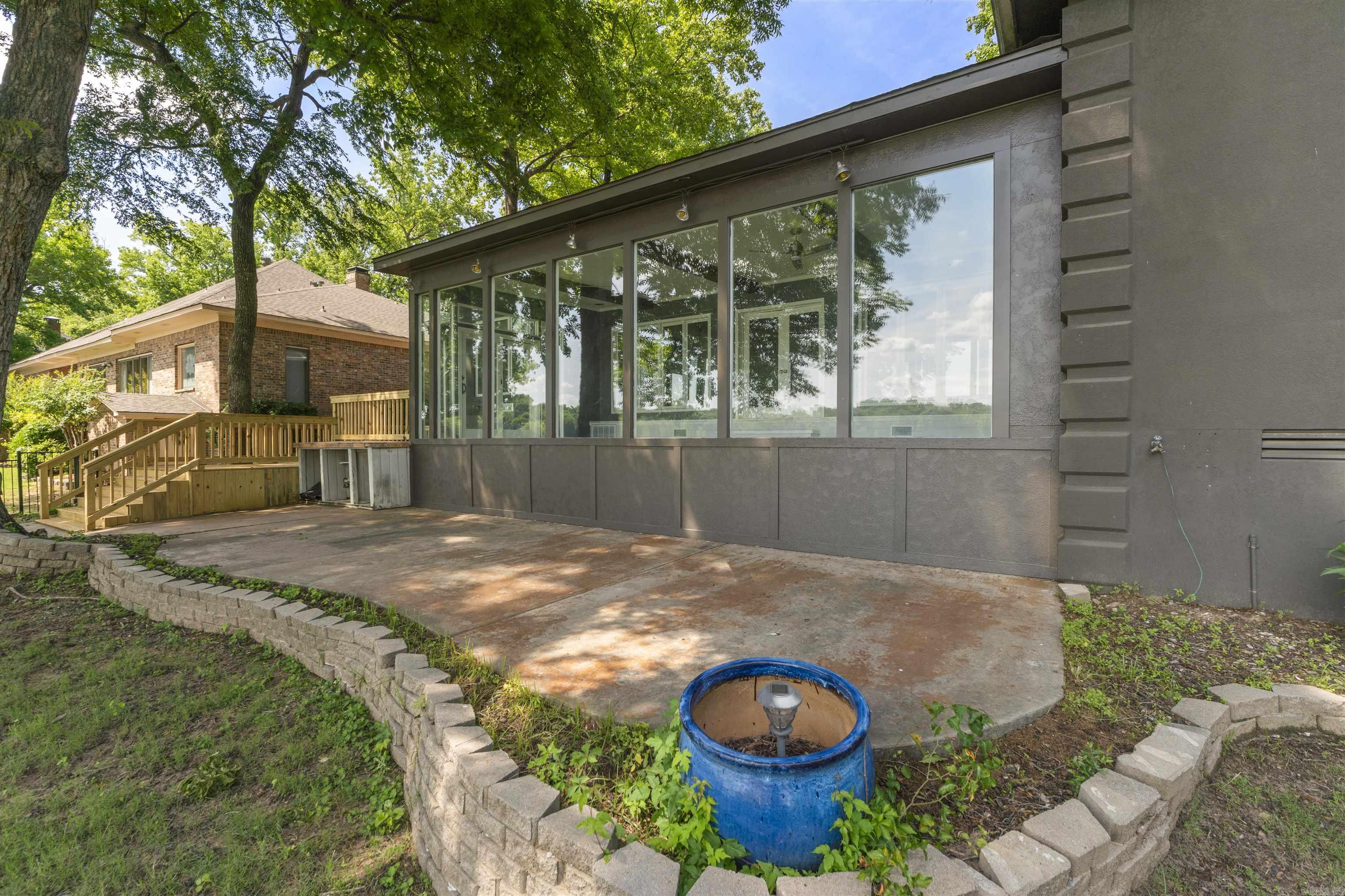 8 Riverwood  Maumelle, AR