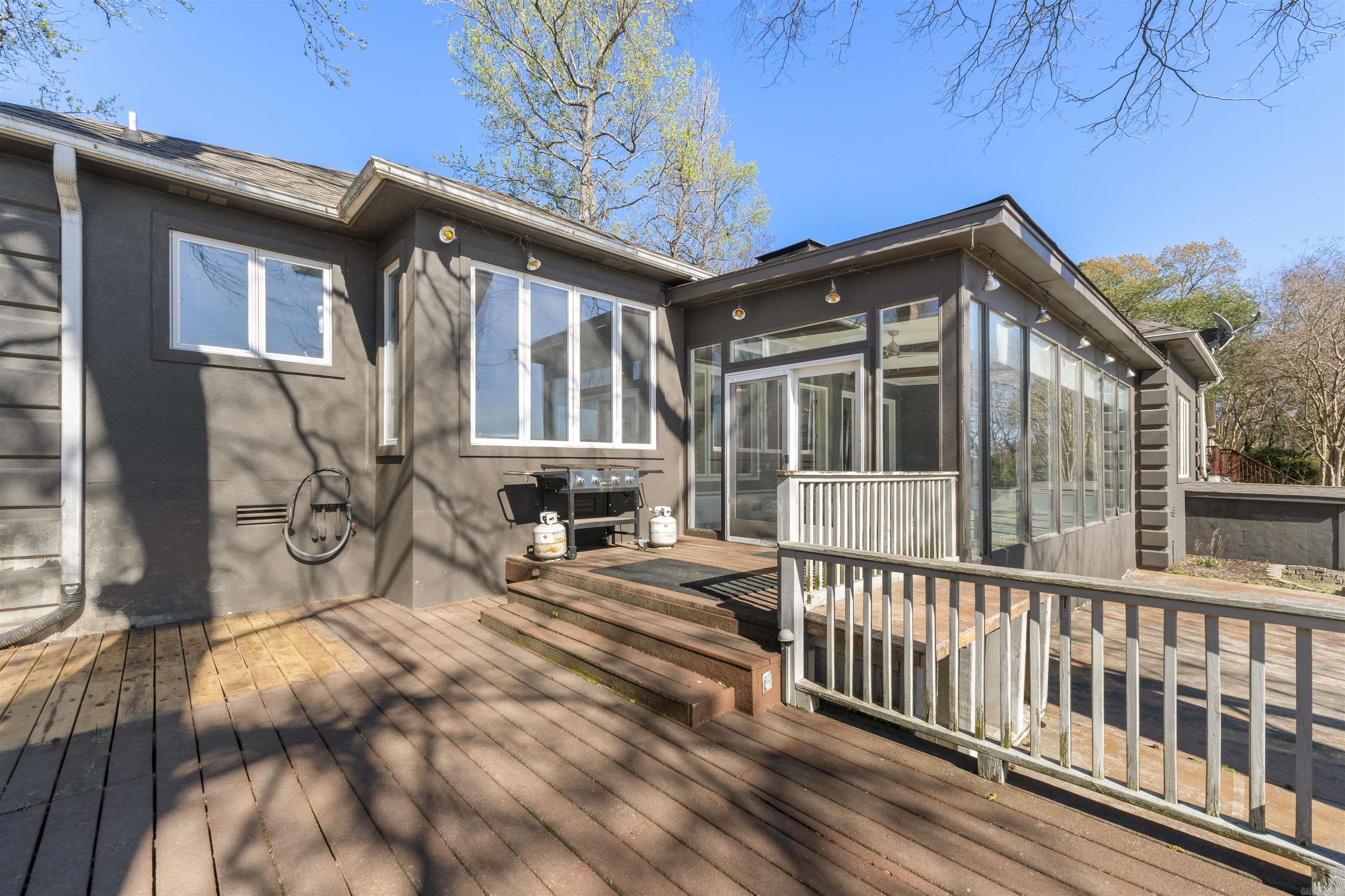 8 Riverwood  Maumelle, AR