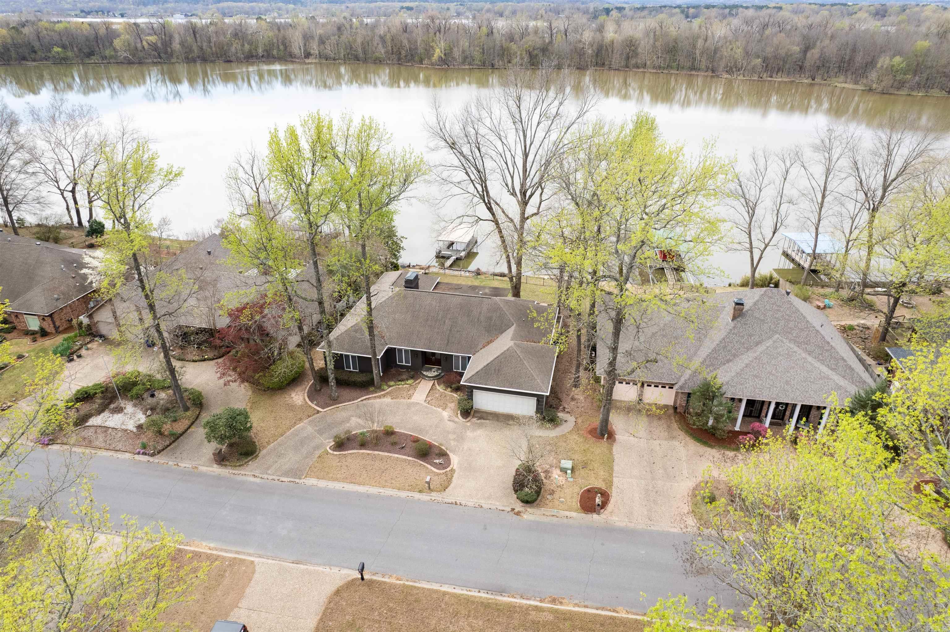 8 Riverwood  Maumelle, AR