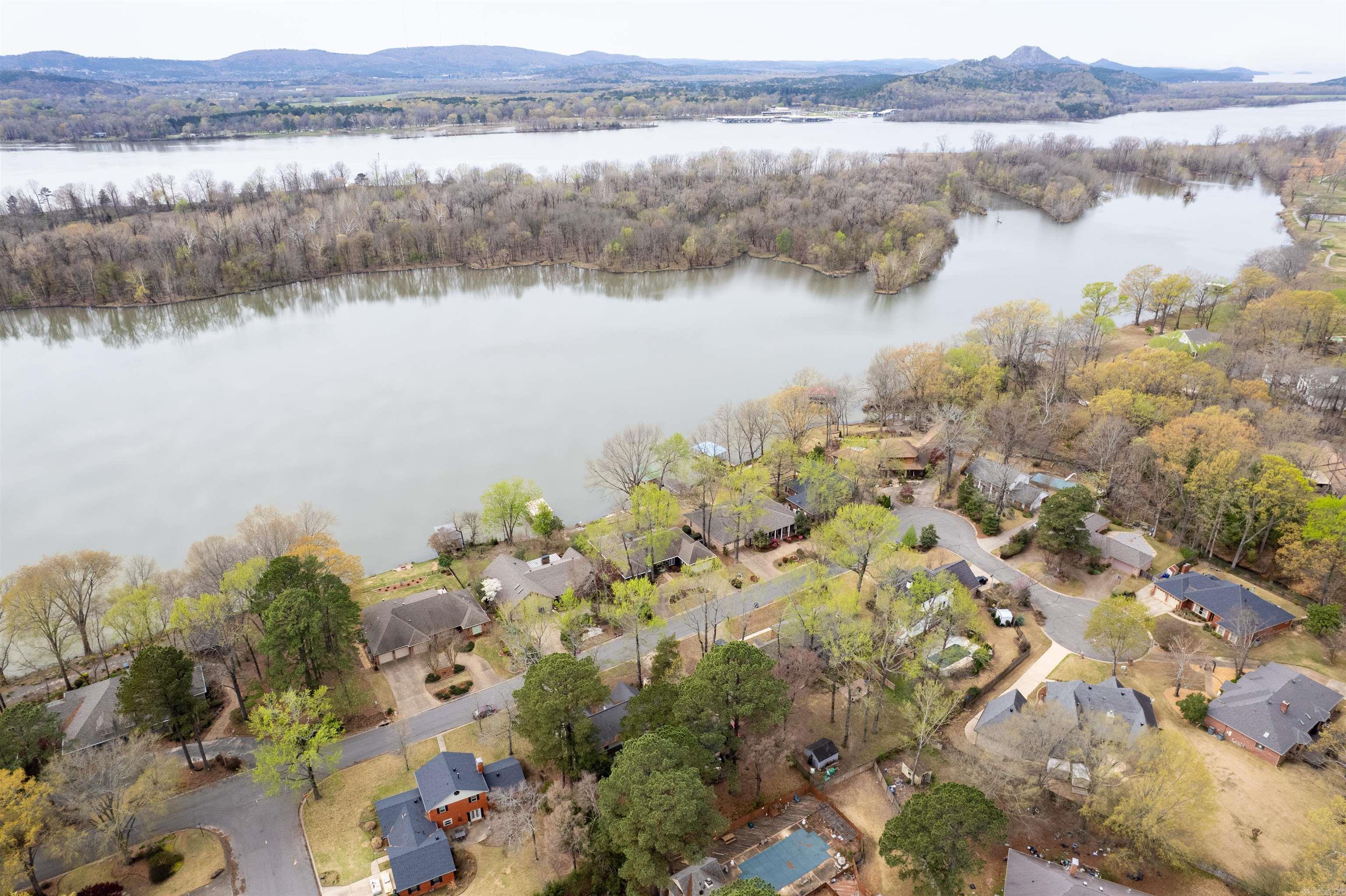 8 Riverwood  Maumelle, AR