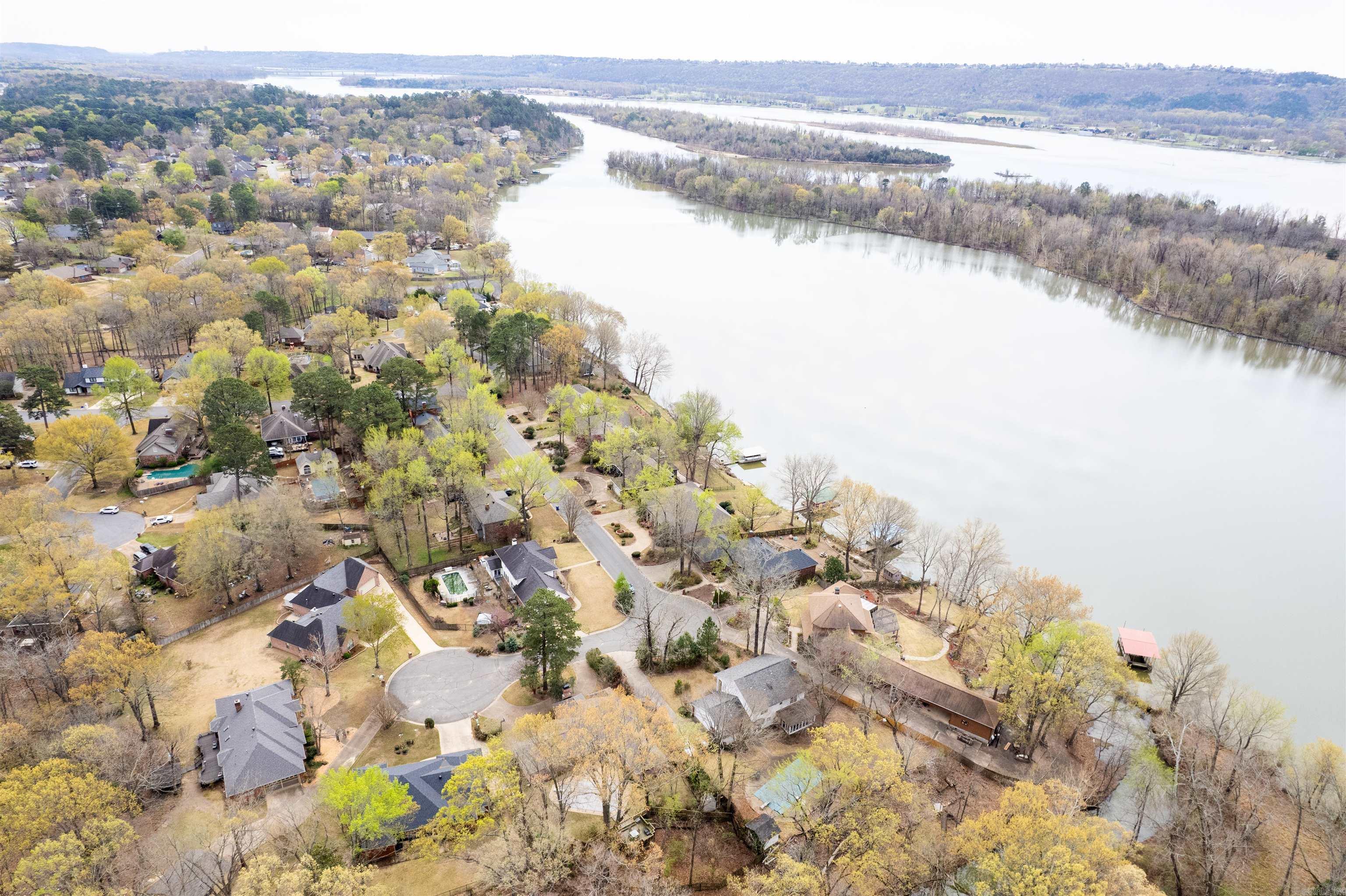 8 Riverwood  Maumelle, AR