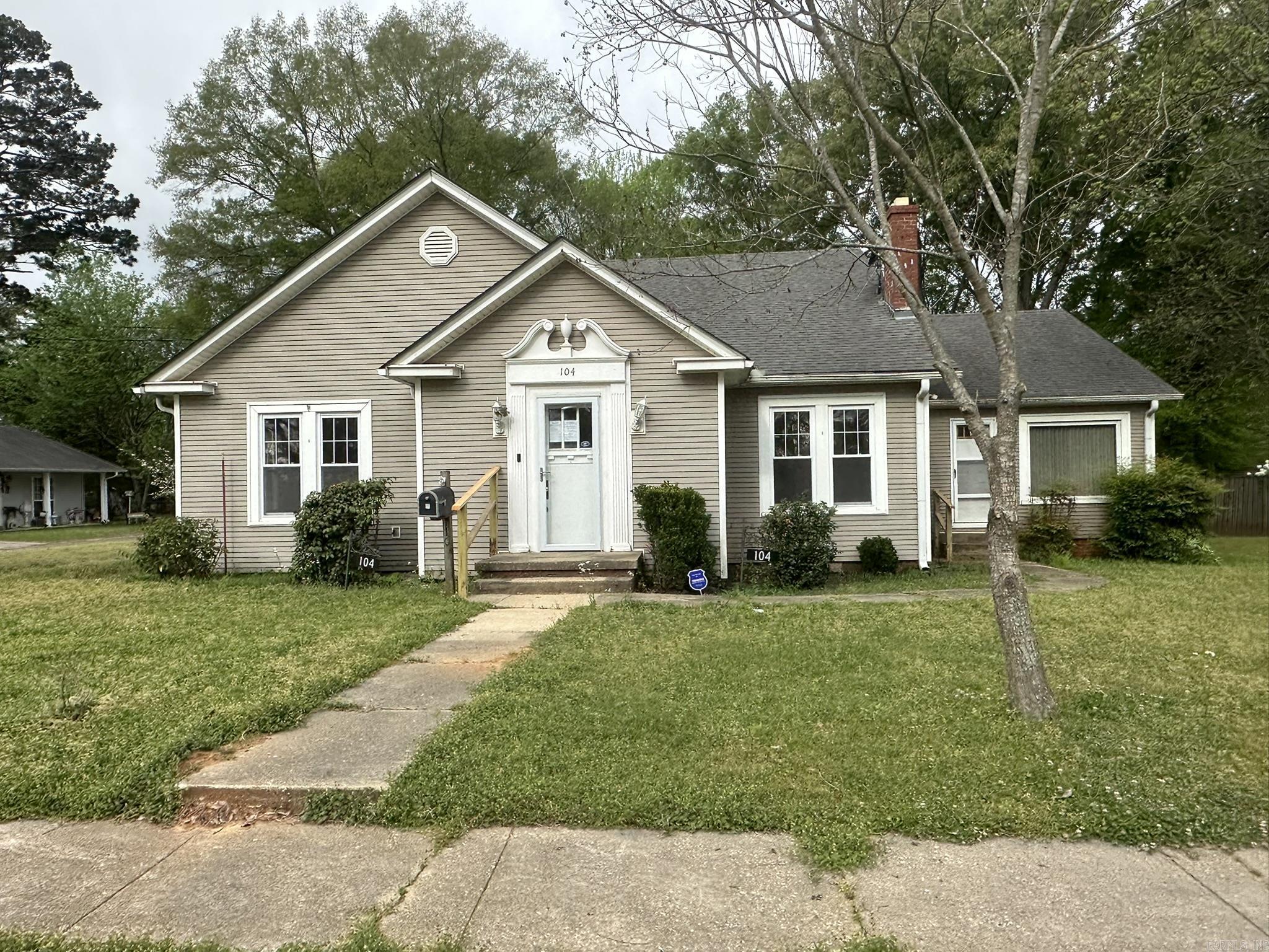 104 S Gannaway  Warren, AR