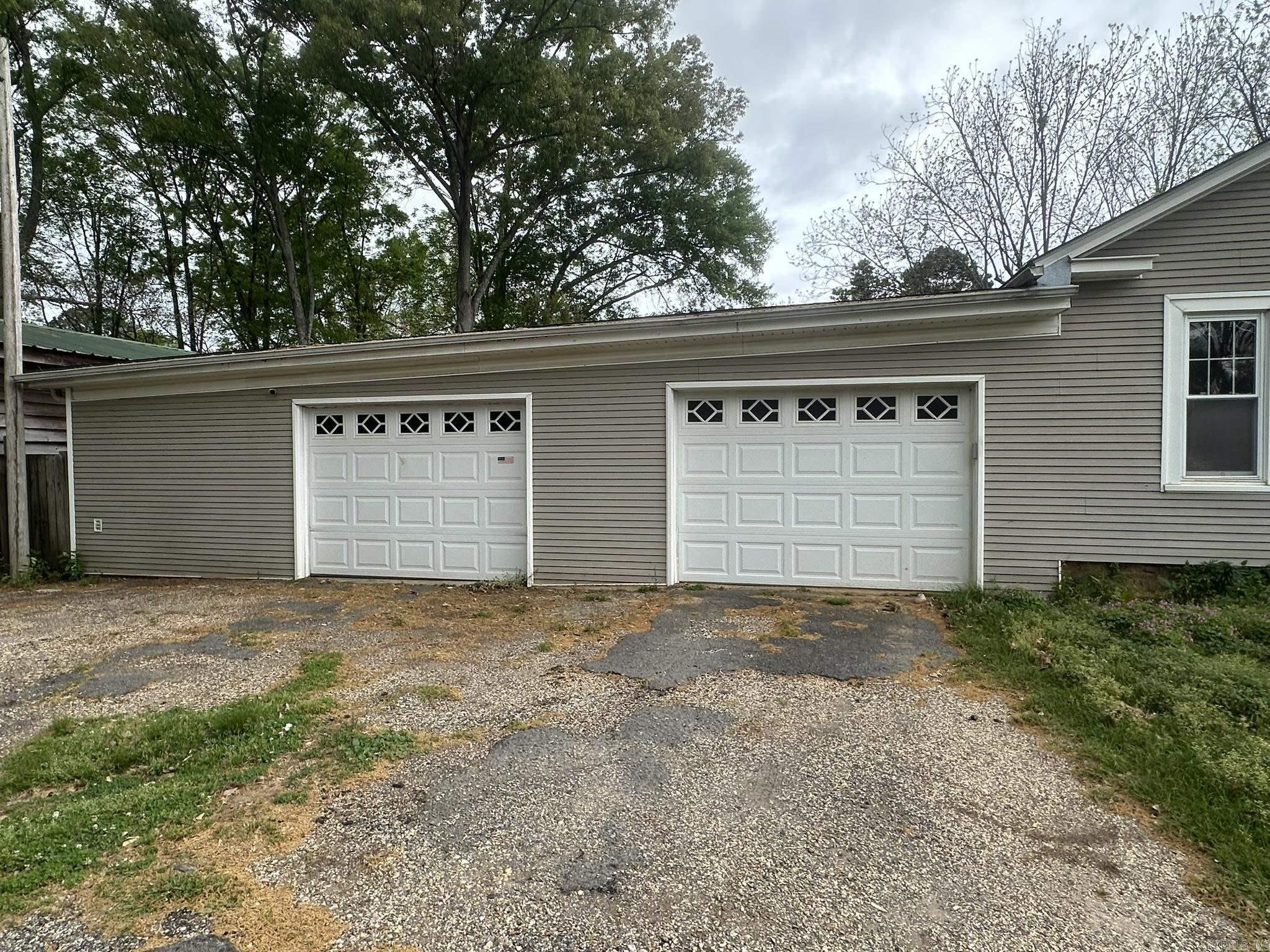 104 S Gannaway  Warren, AR