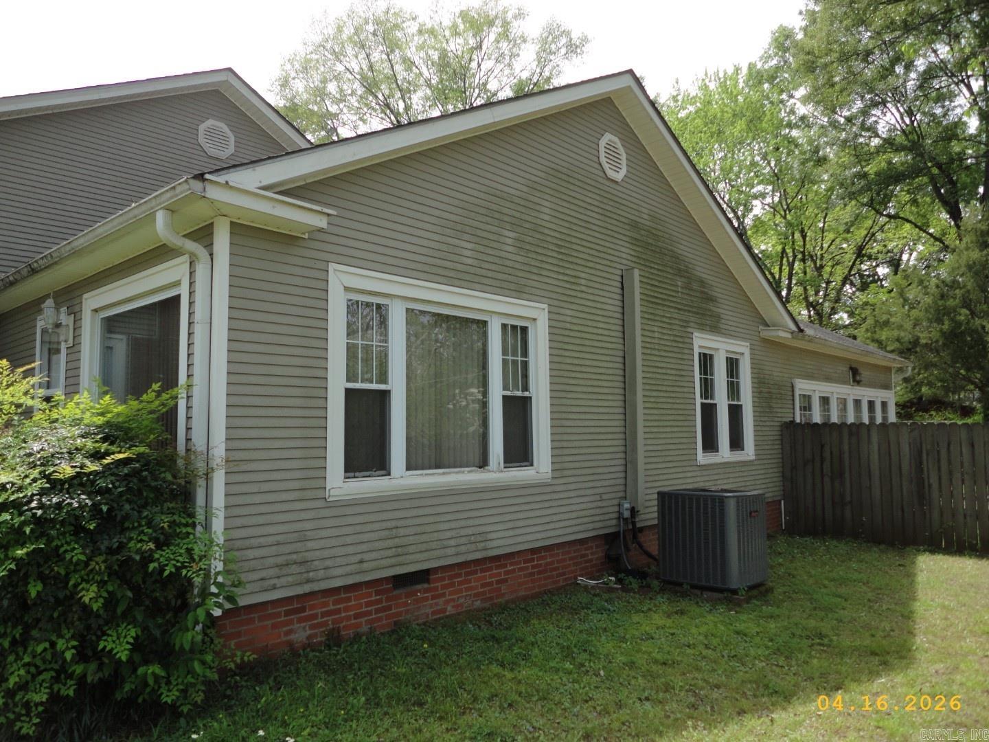 104 S Gannaway  Warren, AR