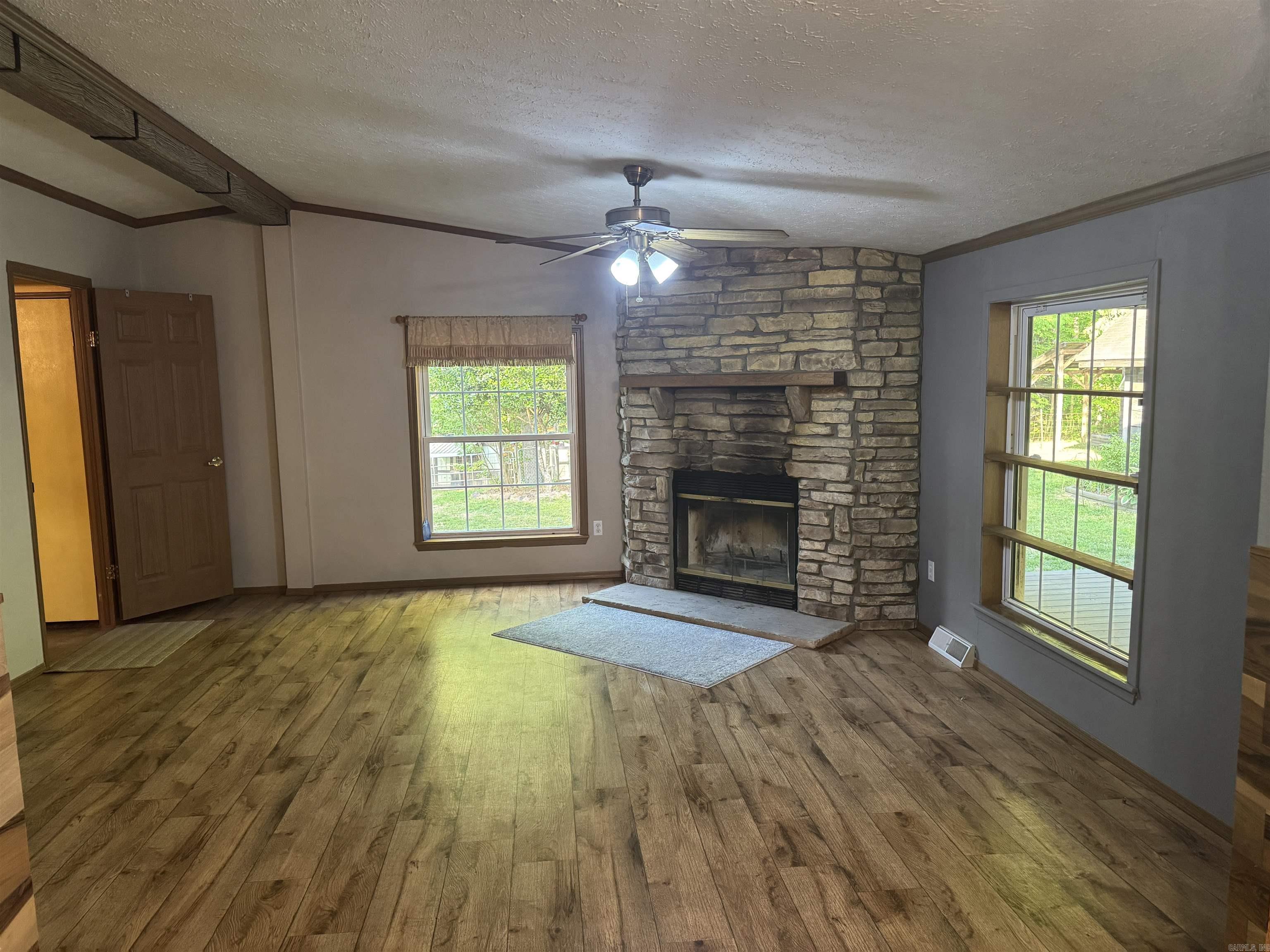 6902 Spring  Lonsdale, AR