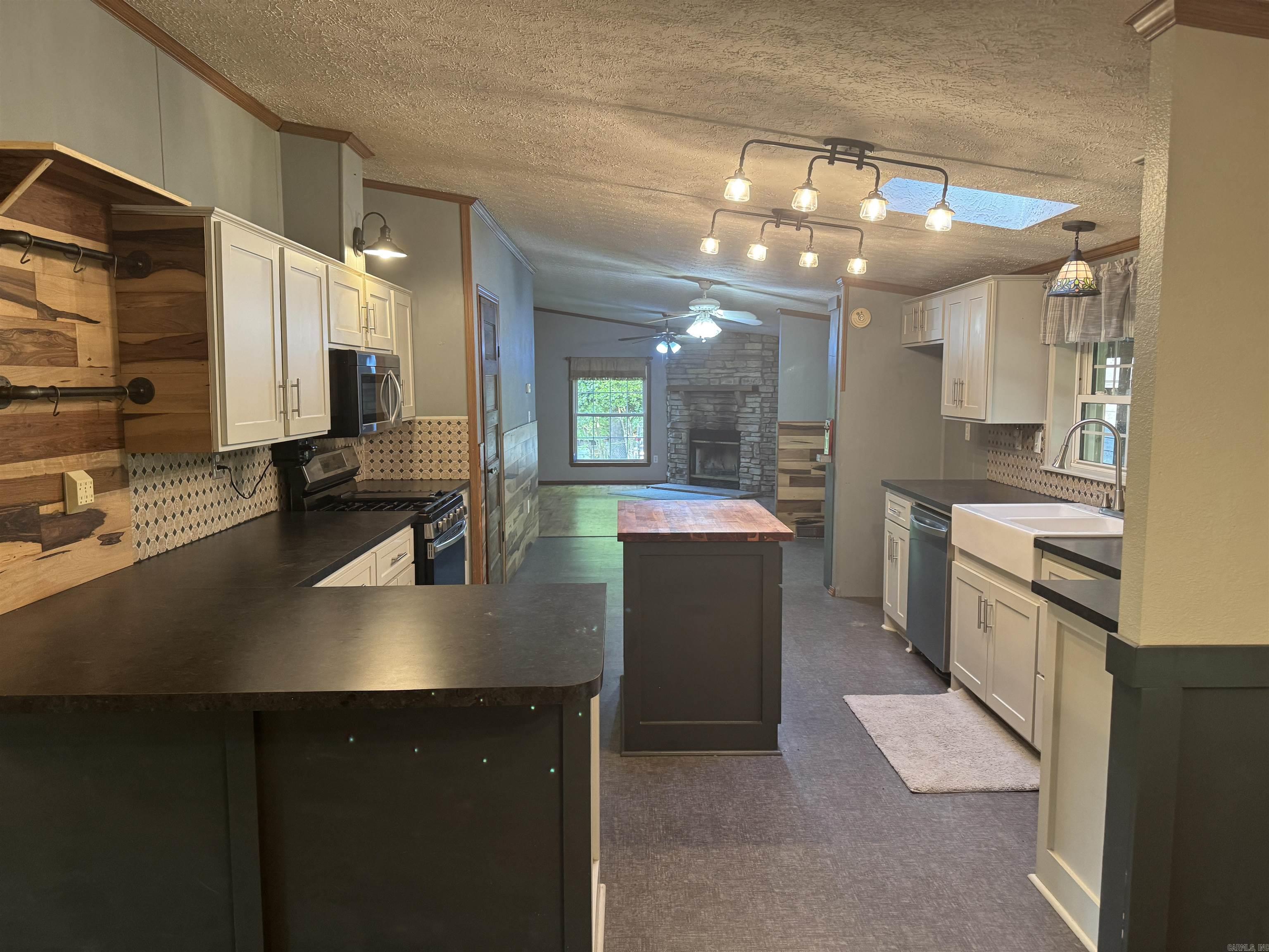 6902 Spring  Lonsdale, AR