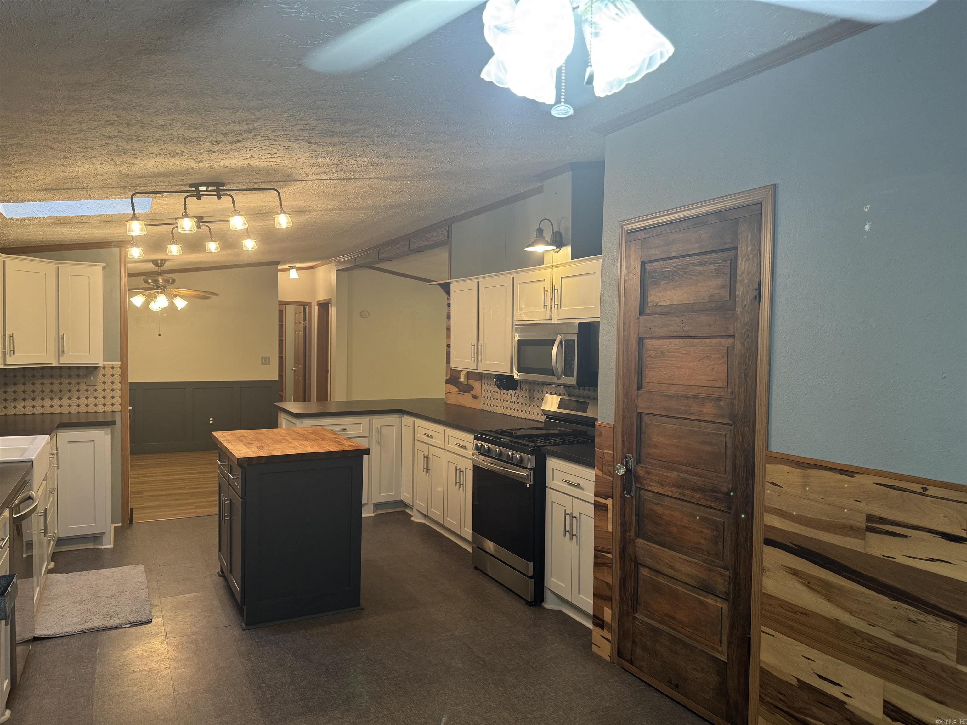 6902 Spring  Lonsdale, AR