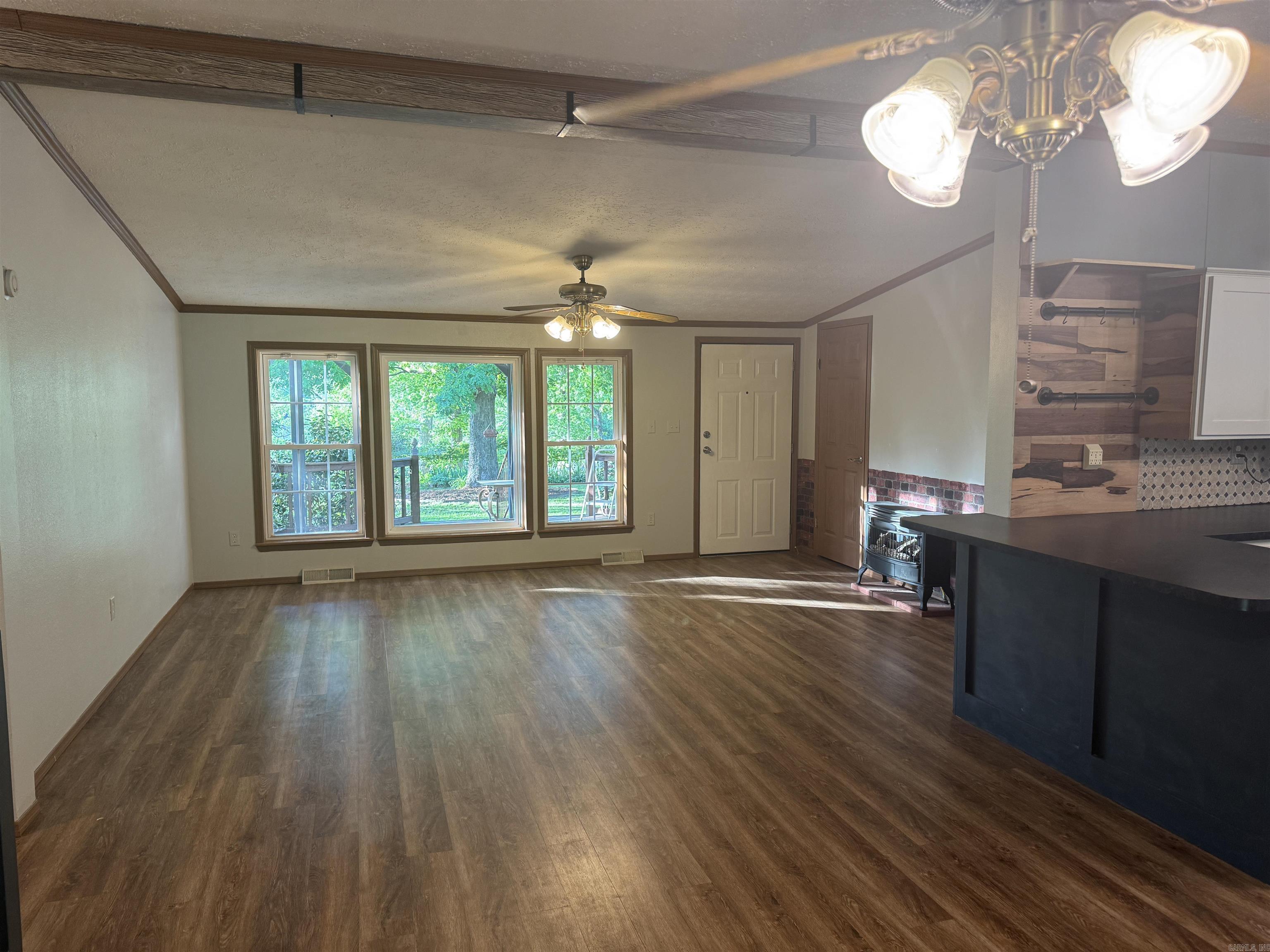 6902 Spring  Lonsdale, AR