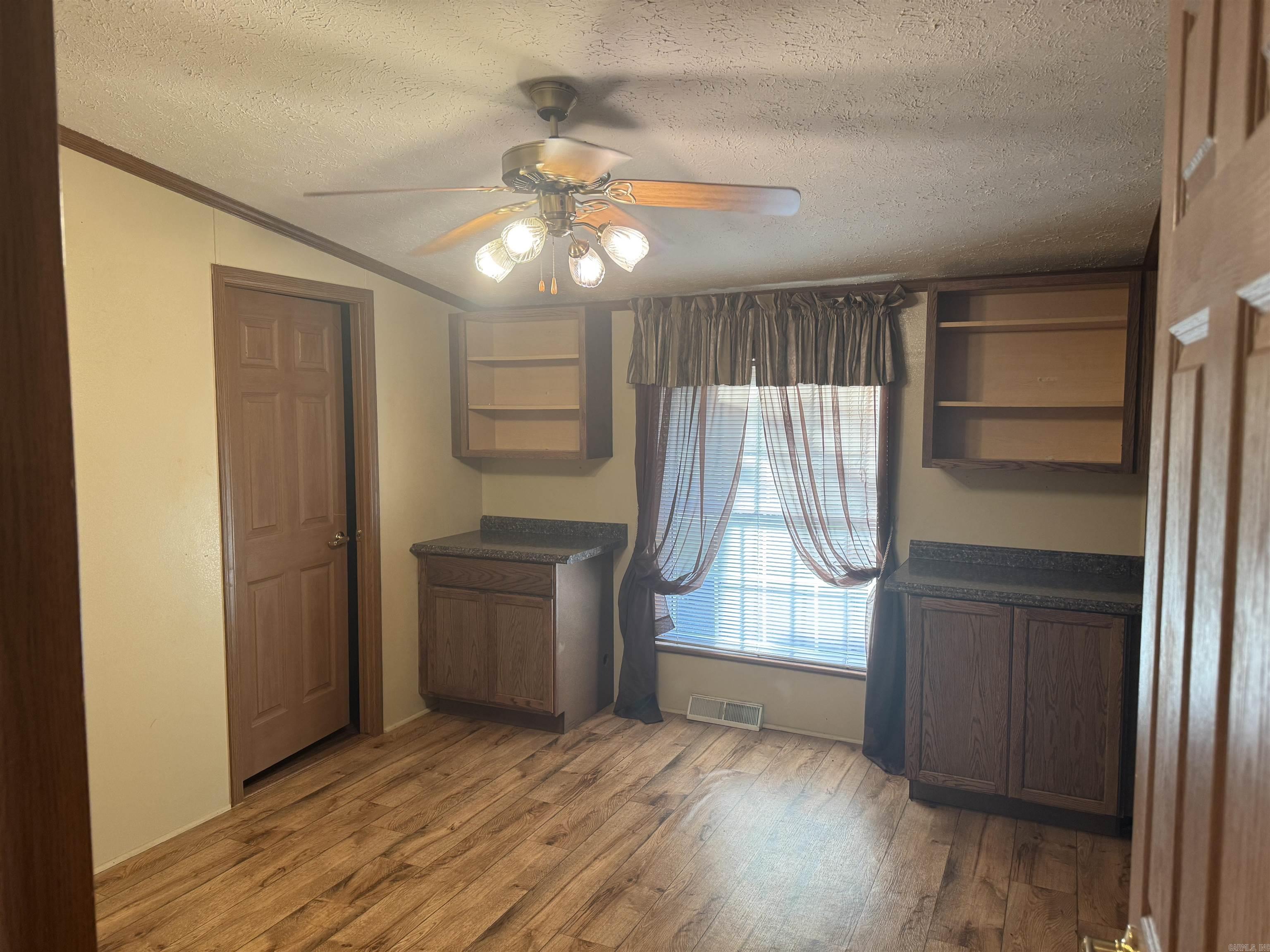 6902 Spring  Lonsdale, AR