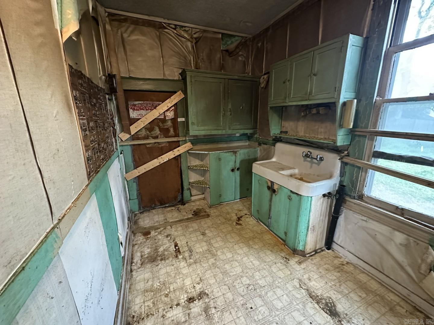 1516 Bragg  Little Rock, AR