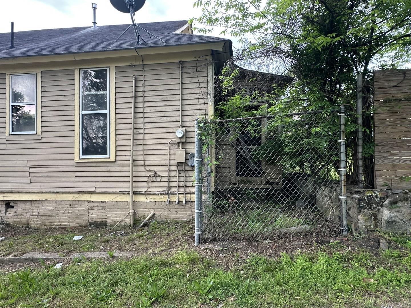 1516 Bragg  Little Rock, AR