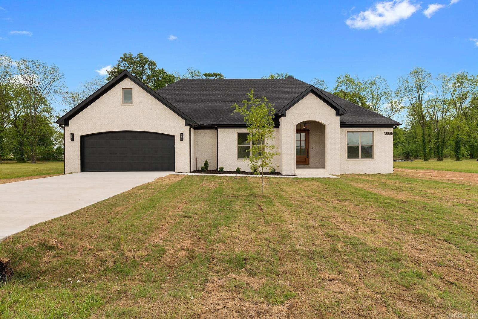 13835 Smarty Jones  Scott, AR