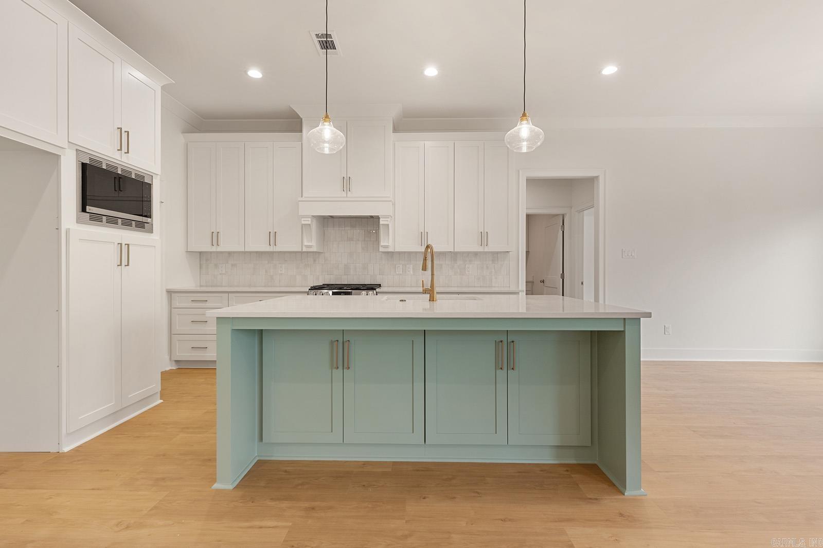 13835 Smarty Jones  Scott, AR