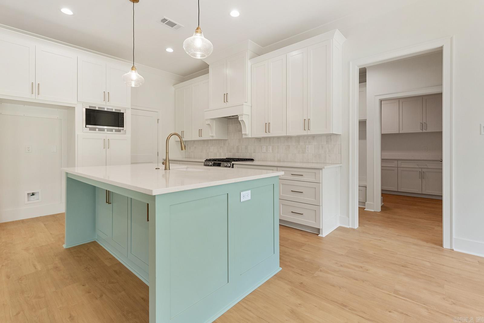 13835 Smarty Jones  Scott, AR