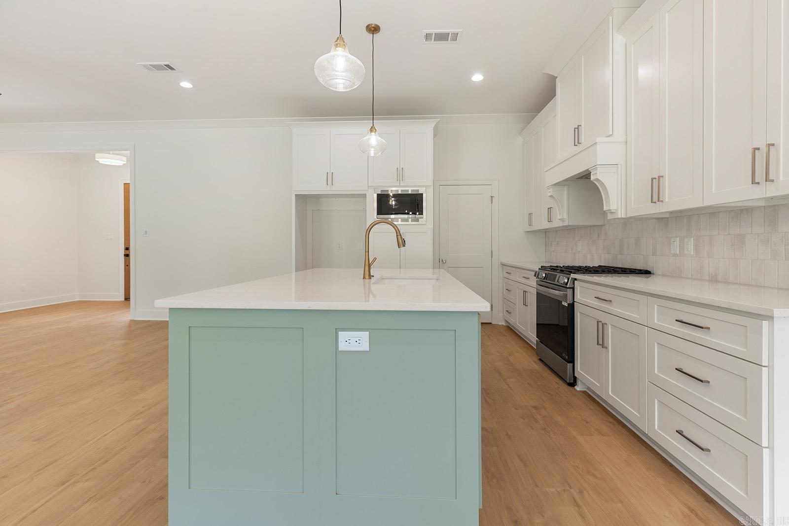 13835 Smarty Jones  Scott, AR