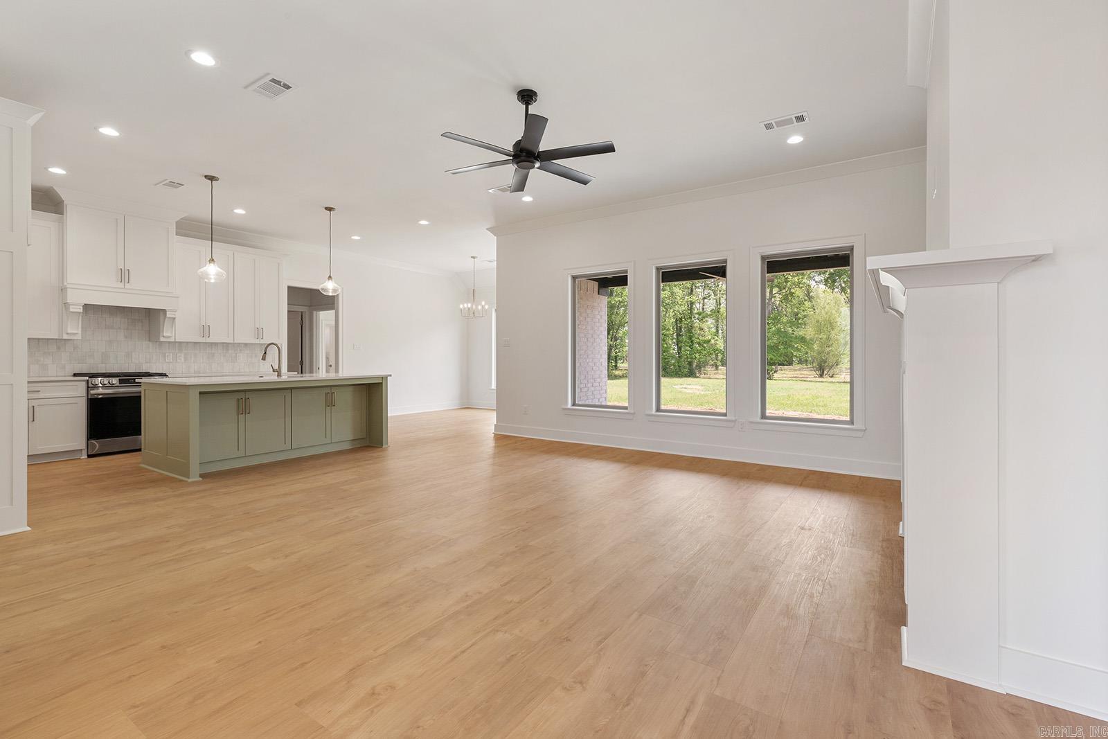 13835 Smarty Jones  Scott, AR