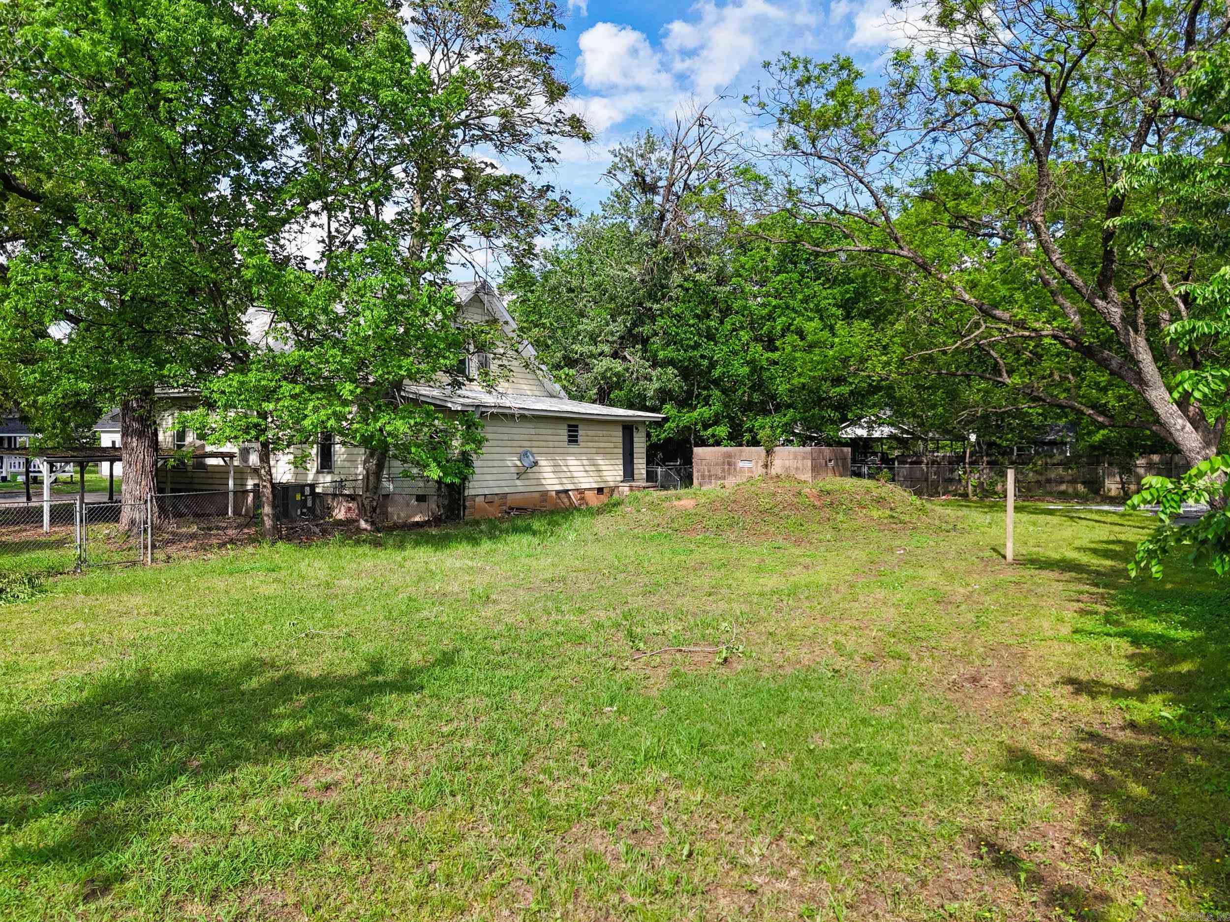 611 Fillmore  Clarksville, AR