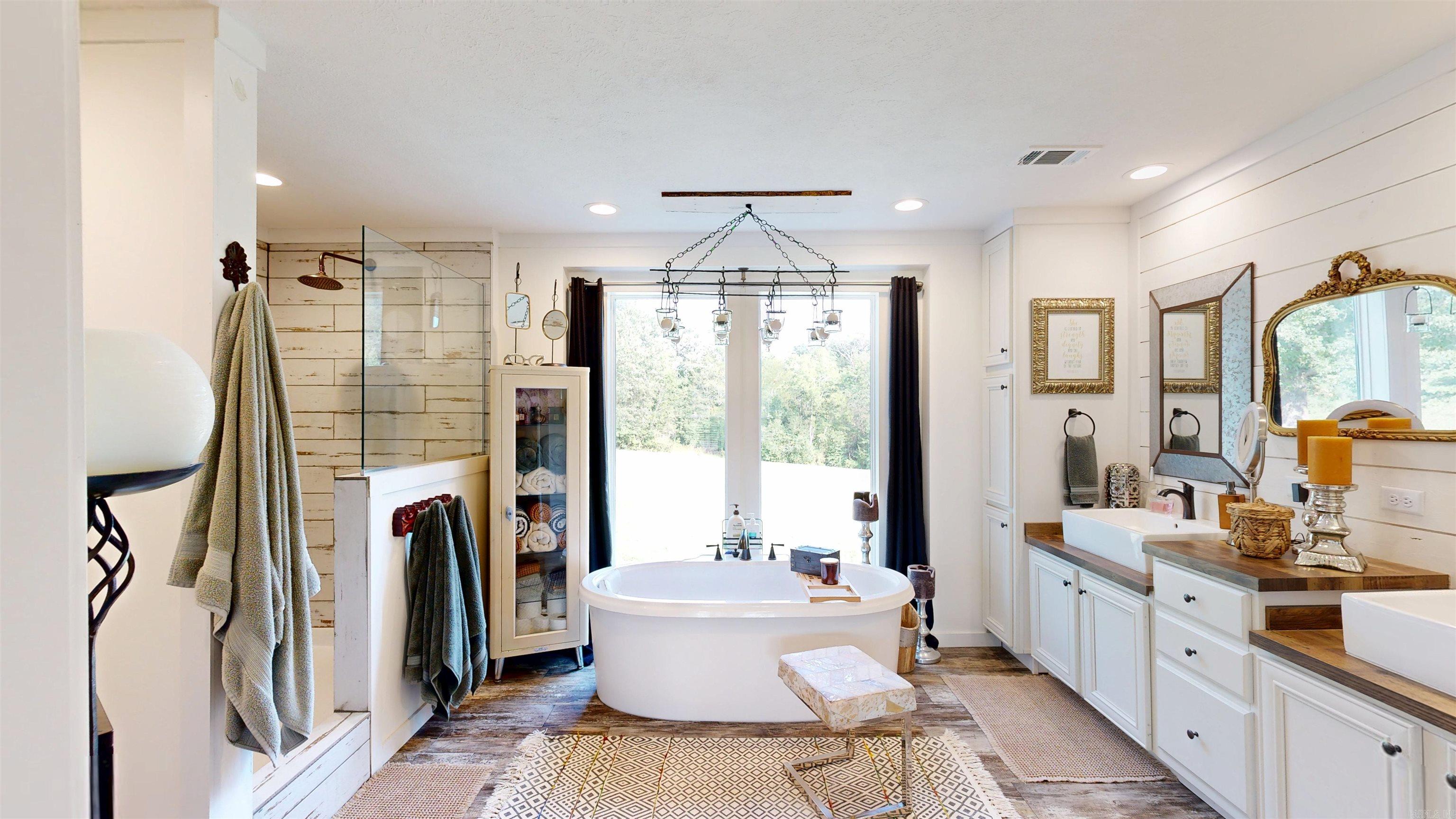 2570 Highway 7  Bismarck, AR