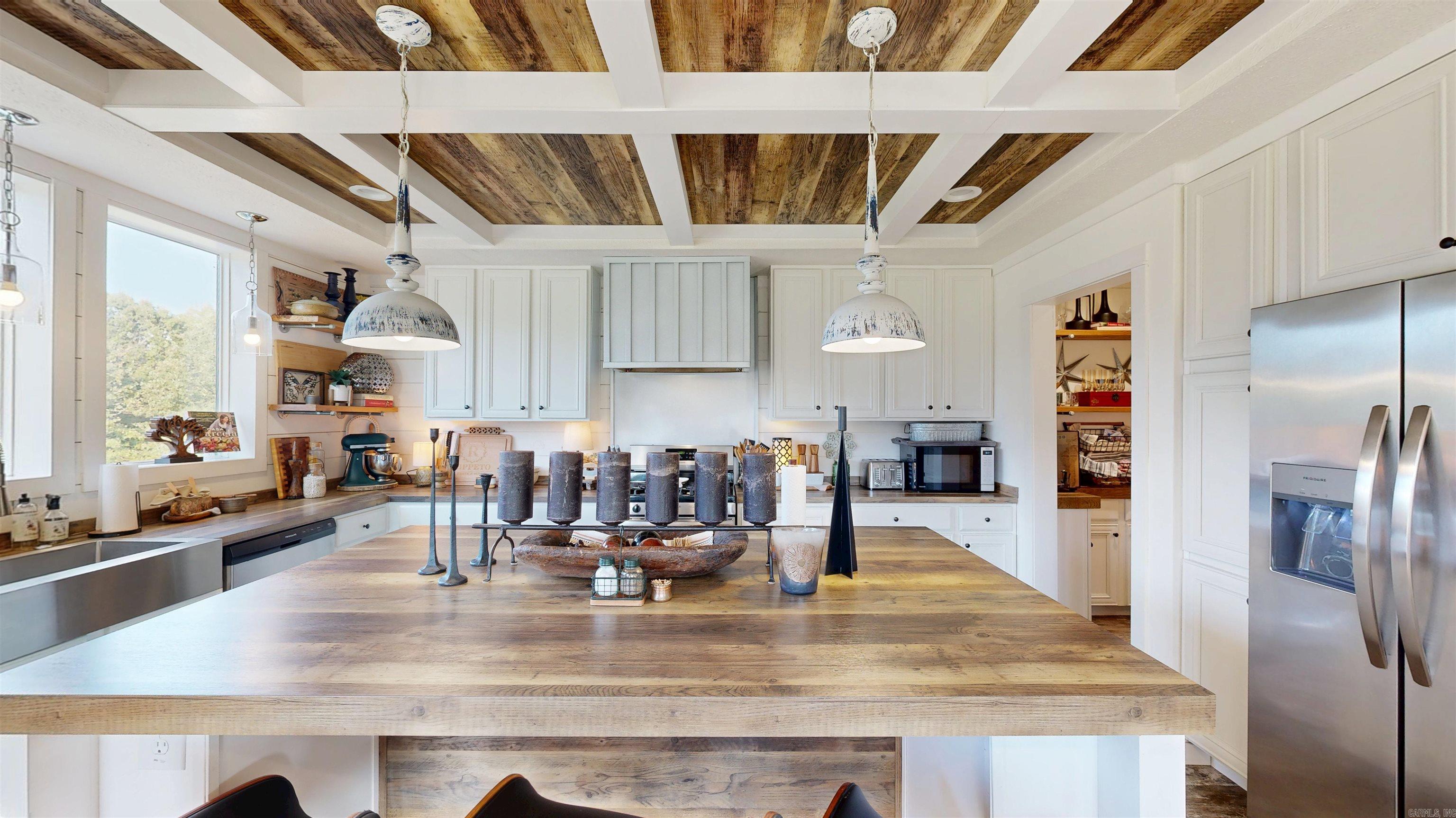 2570 Highway 7  Bismarck, AR