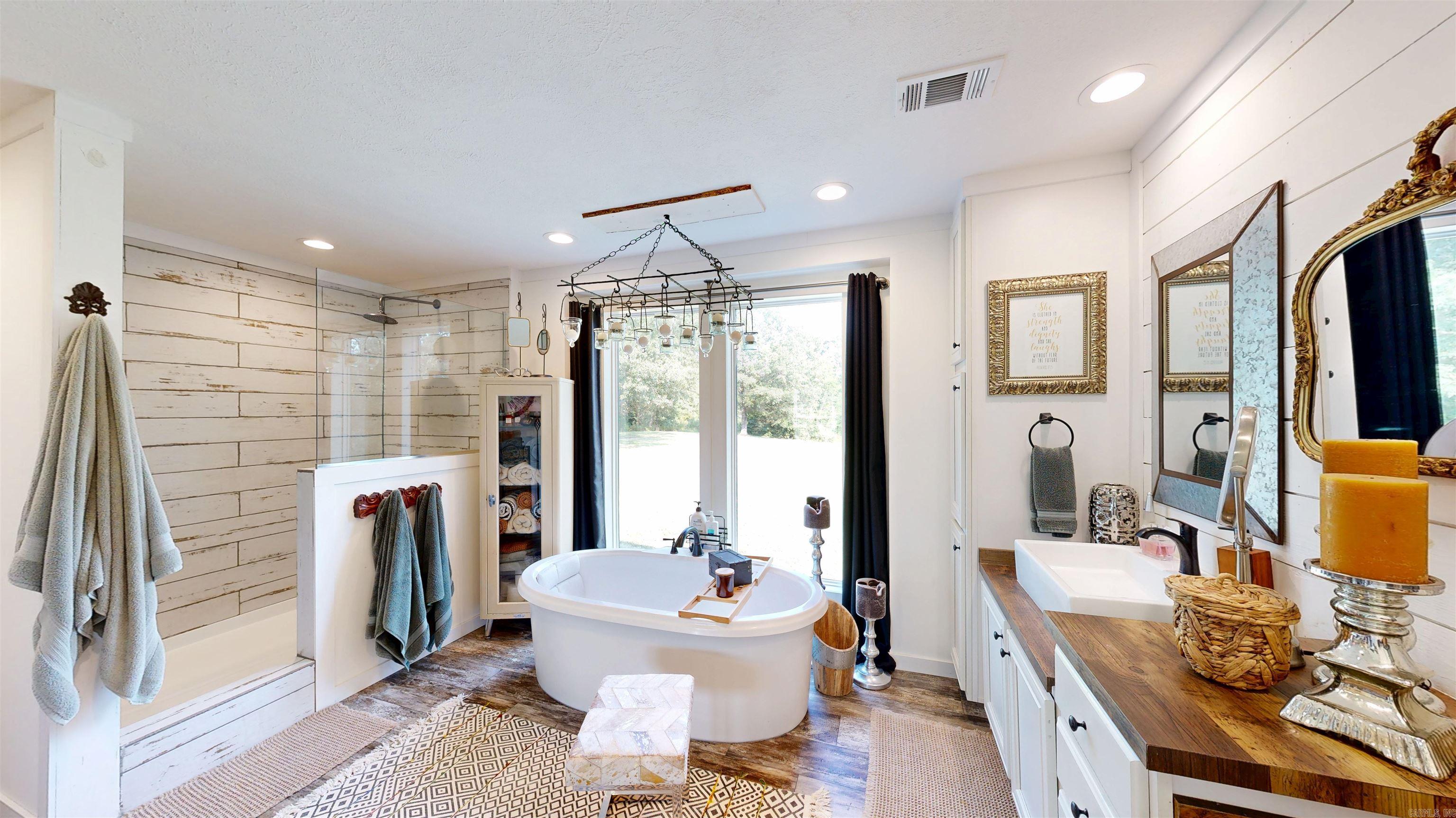 2570 Highway 7  Bismarck, AR