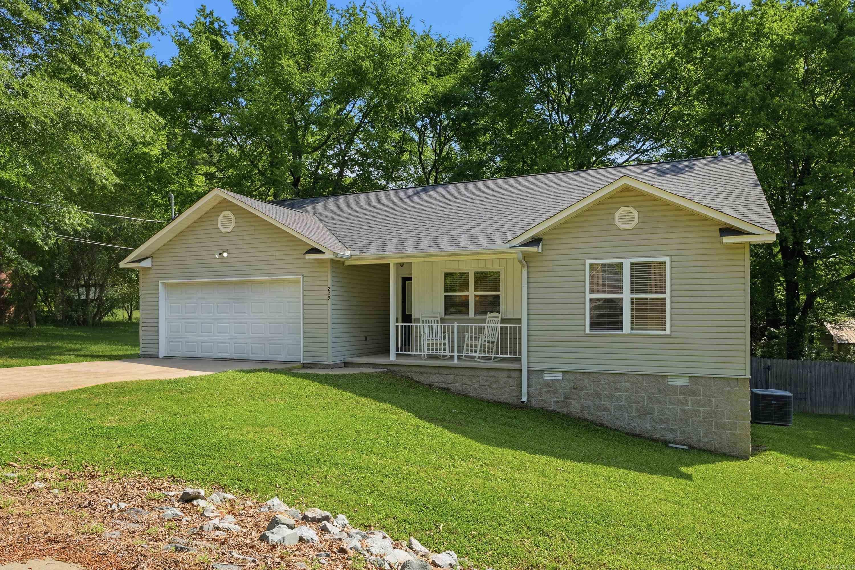 229 Adcock Rd  Hot Springs, AR