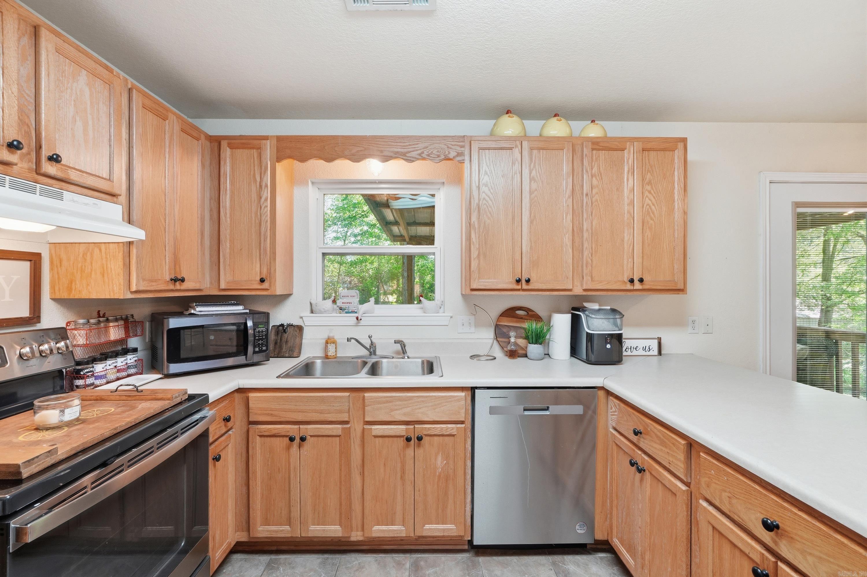 229 Adcock Rd  Hot Springs, AR