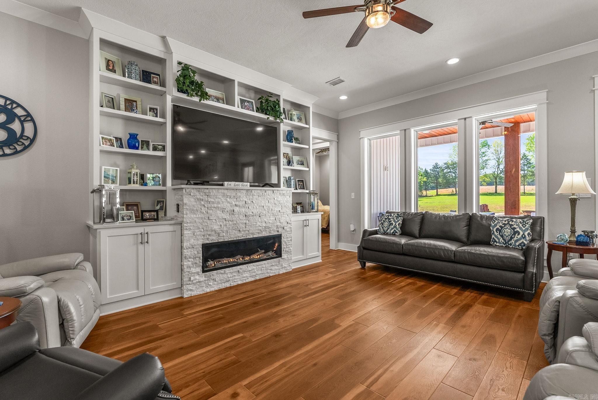 107 Holloway  Greenbrier, AR