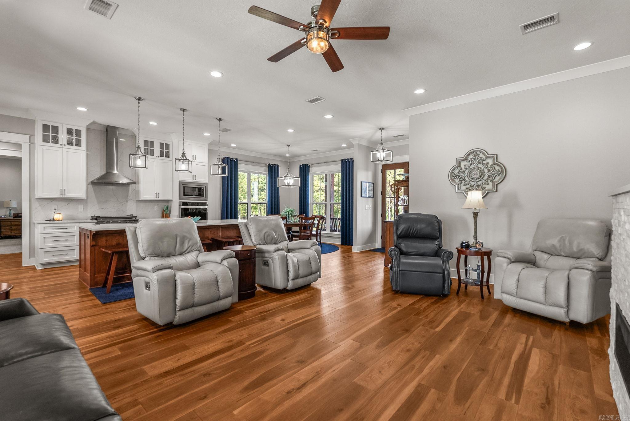 107 Holloway  Greenbrier, AR