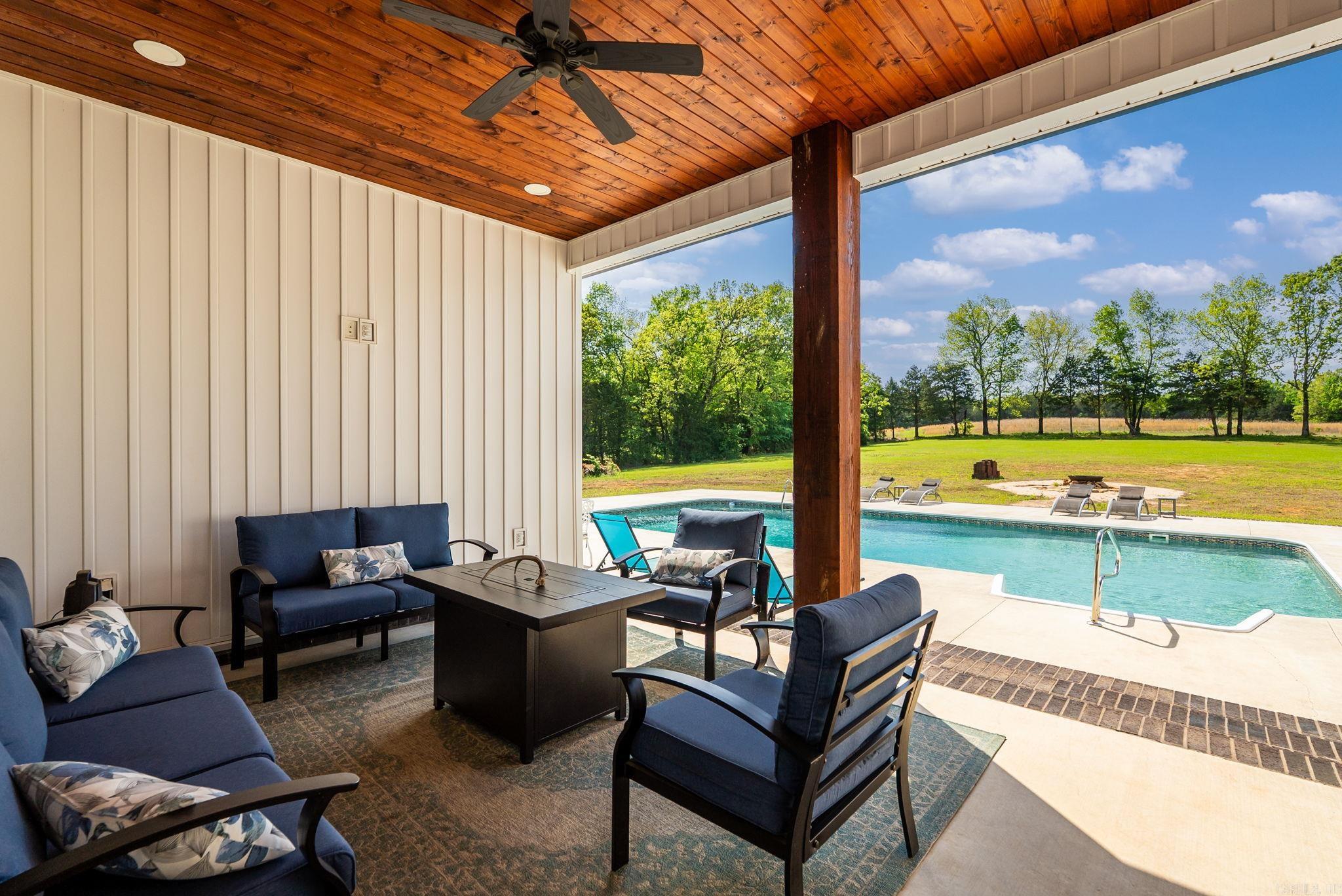 107 Holloway  Greenbrier, AR