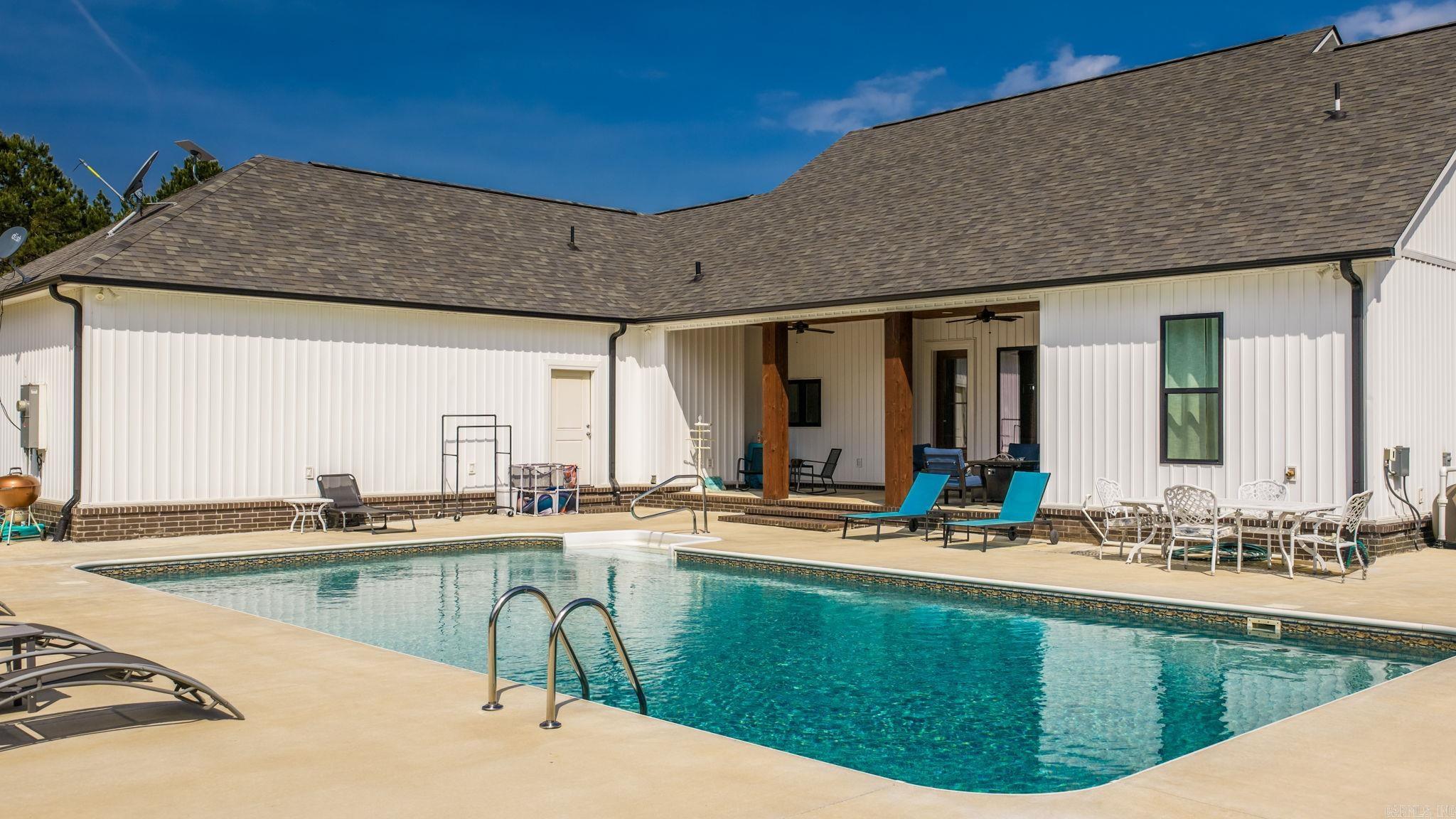 107 Holloway  Greenbrier, AR