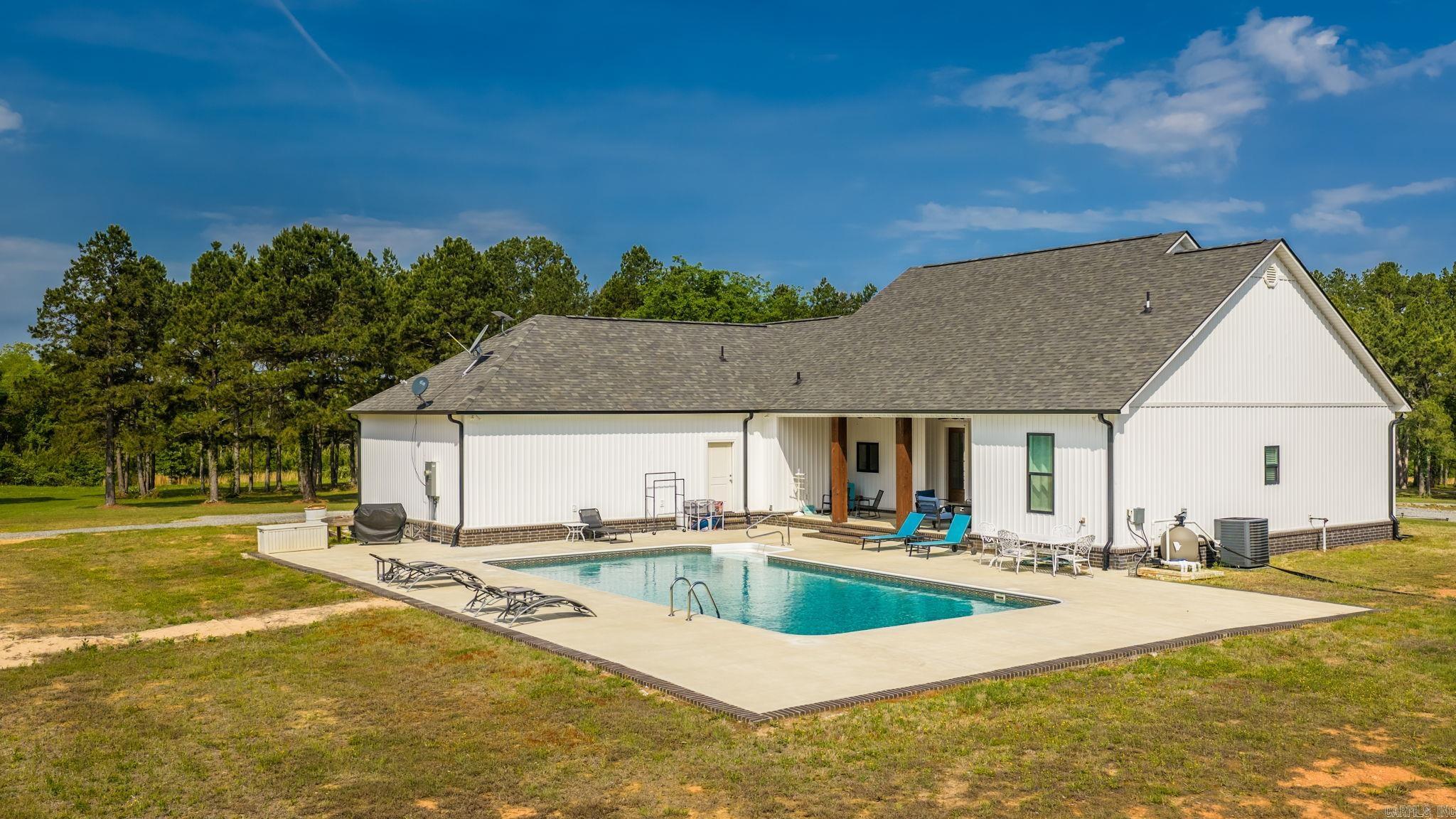 107 Holloway  Greenbrier, AR