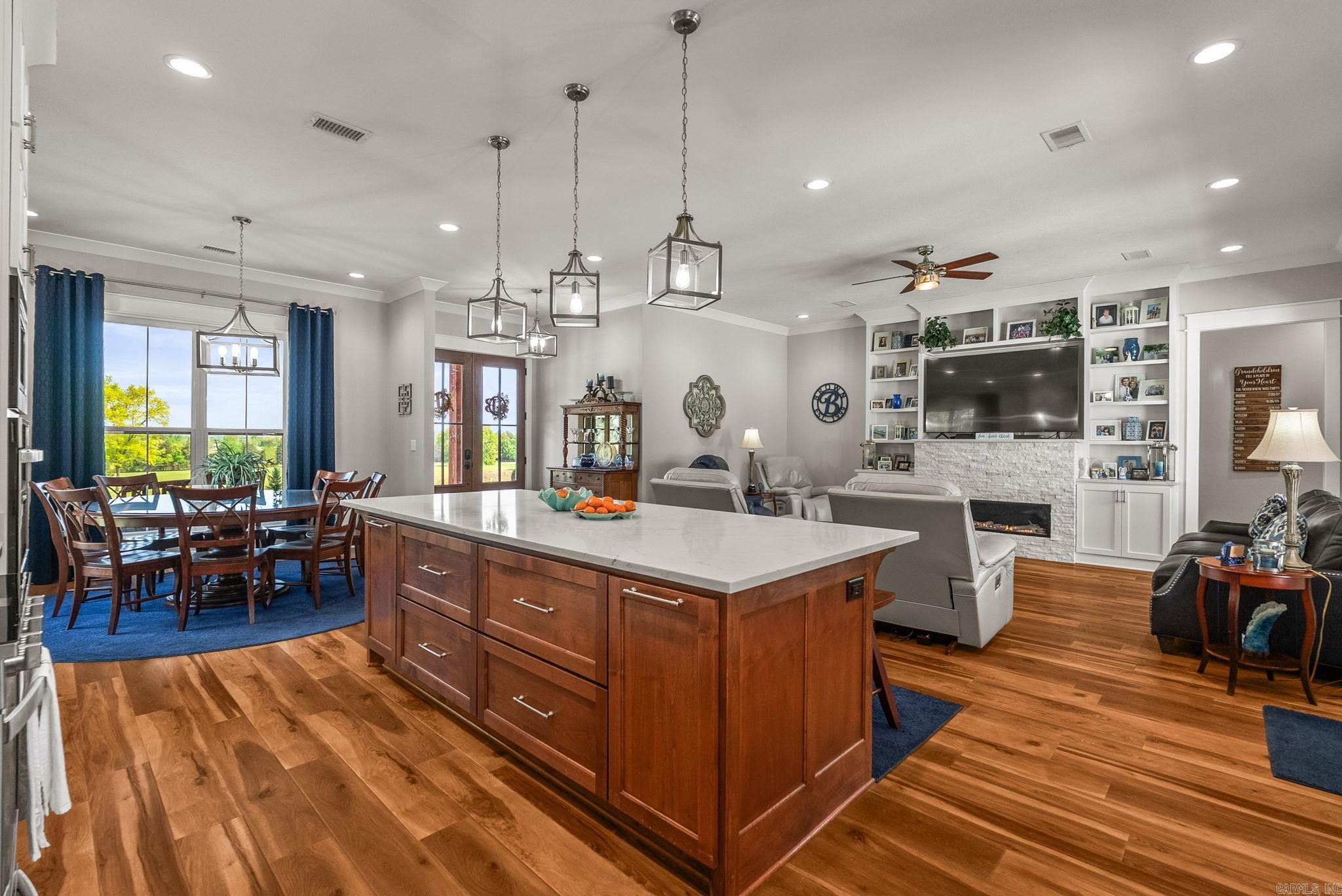 107 Holloway  Greenbrier, AR