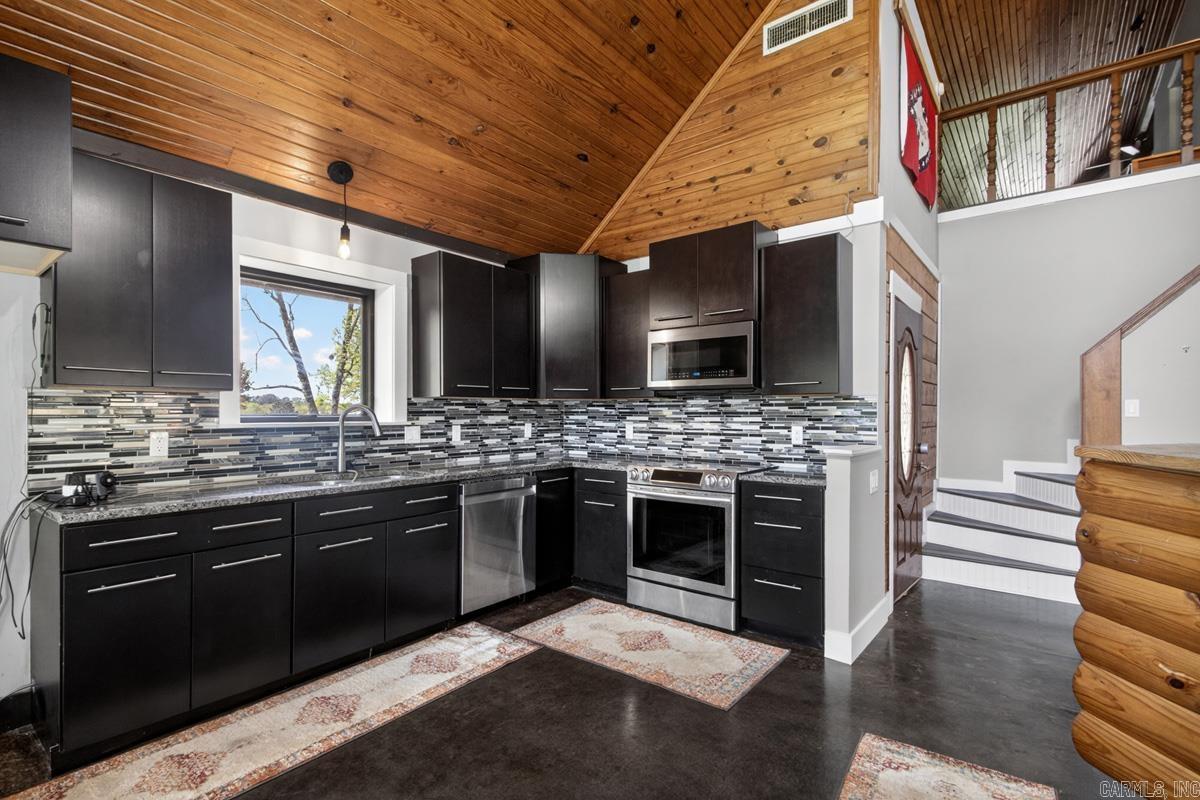 1028 Woody  Bryant, AR