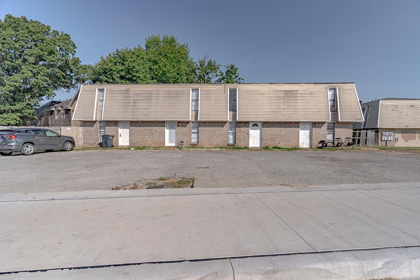 1900 Cedar Heights Dr. 405 Melrose St. Jonesboro, AR