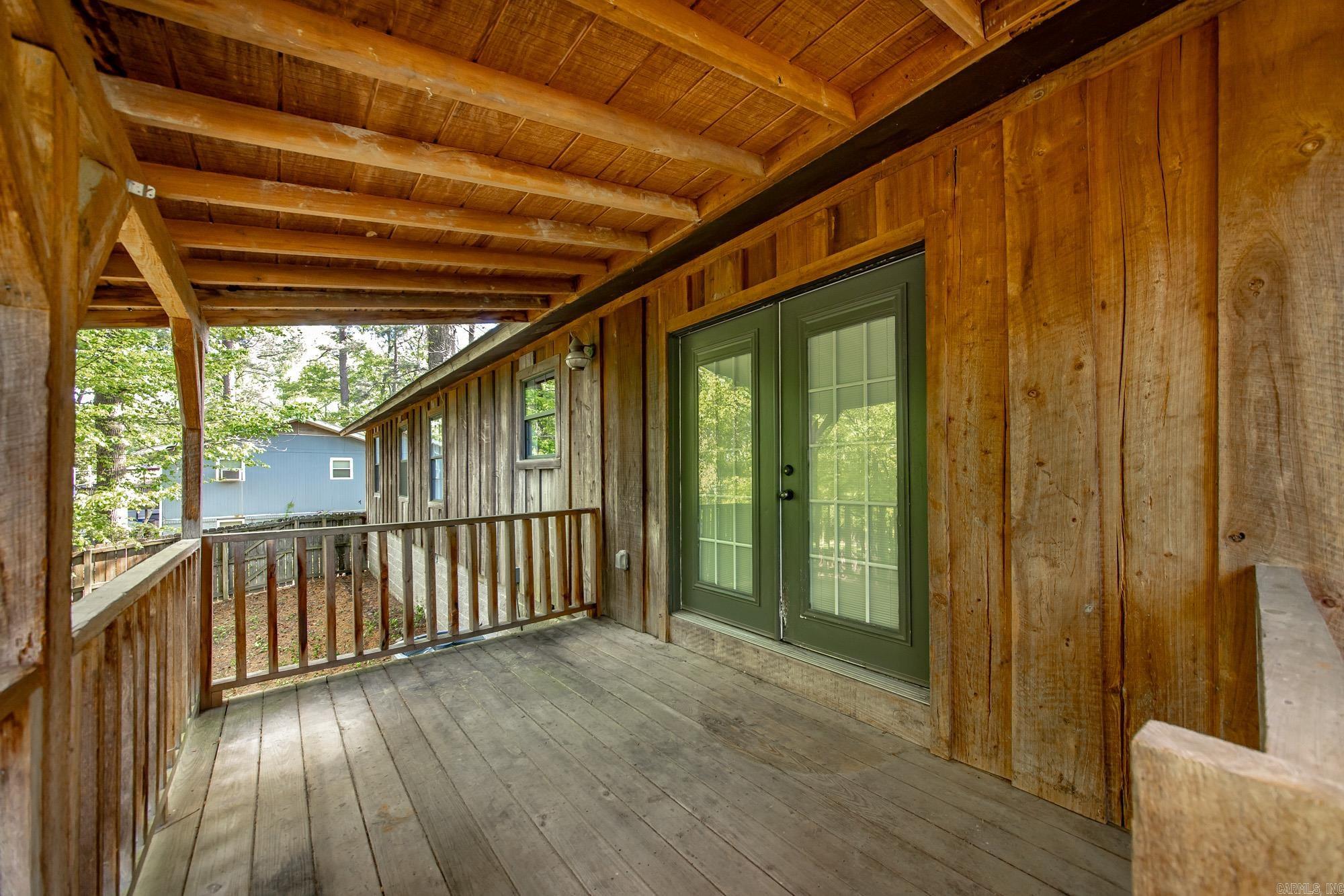 1600 E Lakeview  Benton, AR