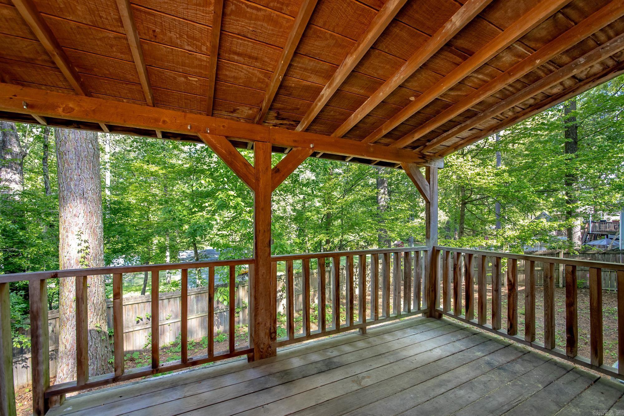 1600 E Lakeview  Benton, AR