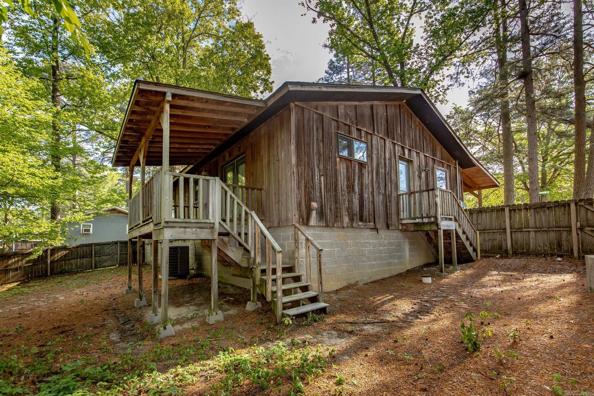 1600 E Lakeview  Benton, AR