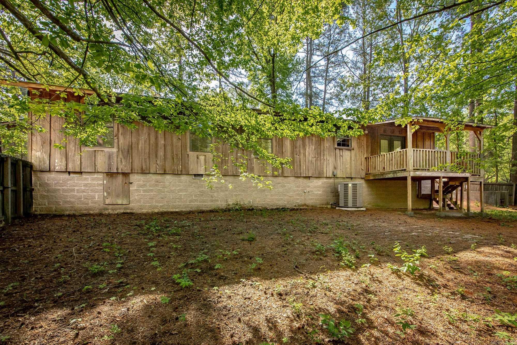 1600 E Lakeview  Benton, AR