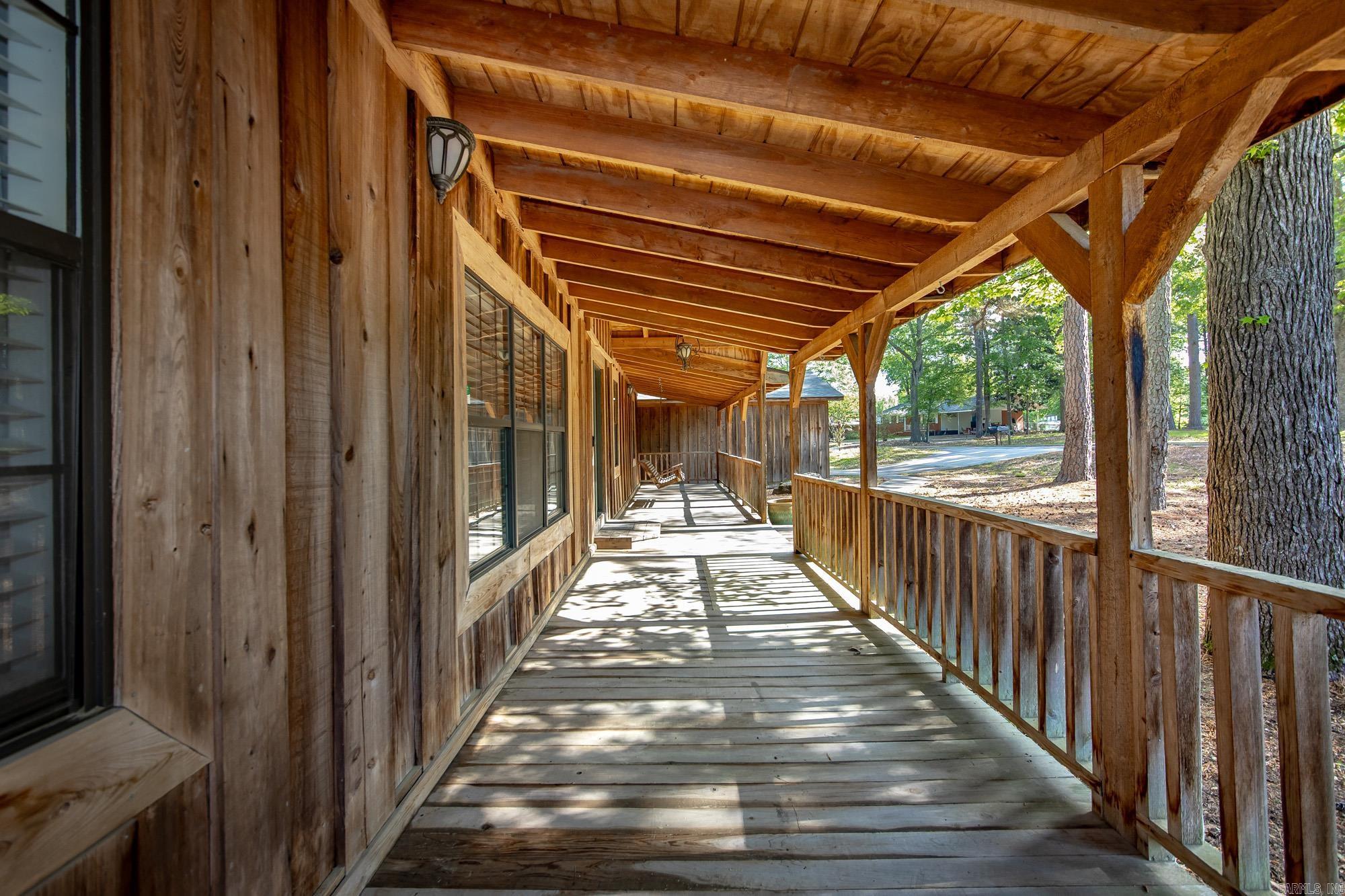 1600 E Lakeview  Benton, AR