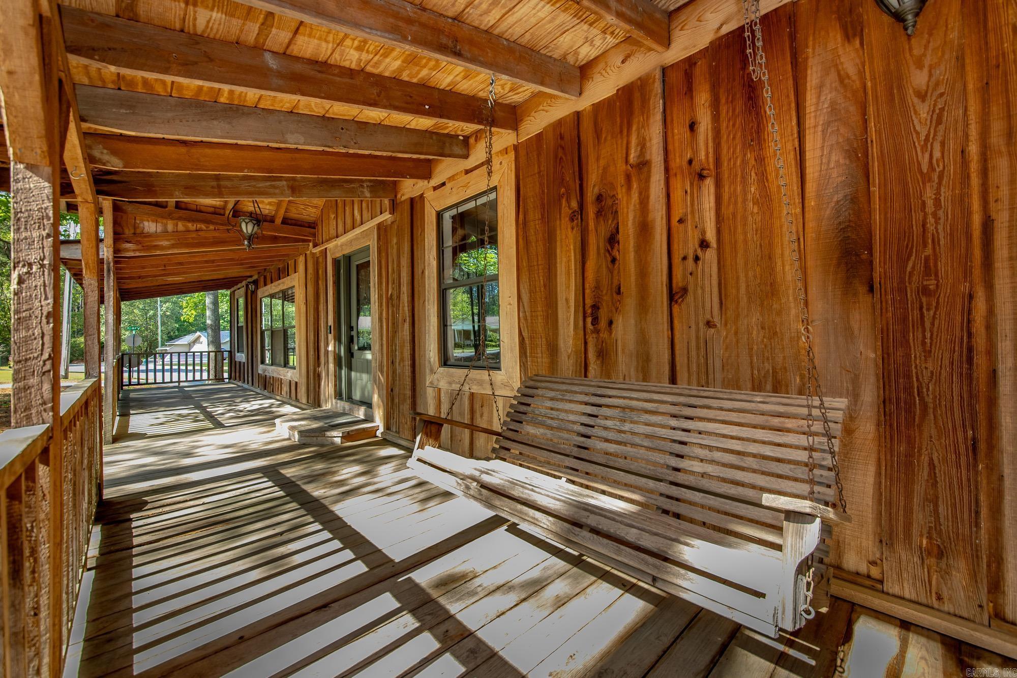 1600 E Lakeview  Benton, AR