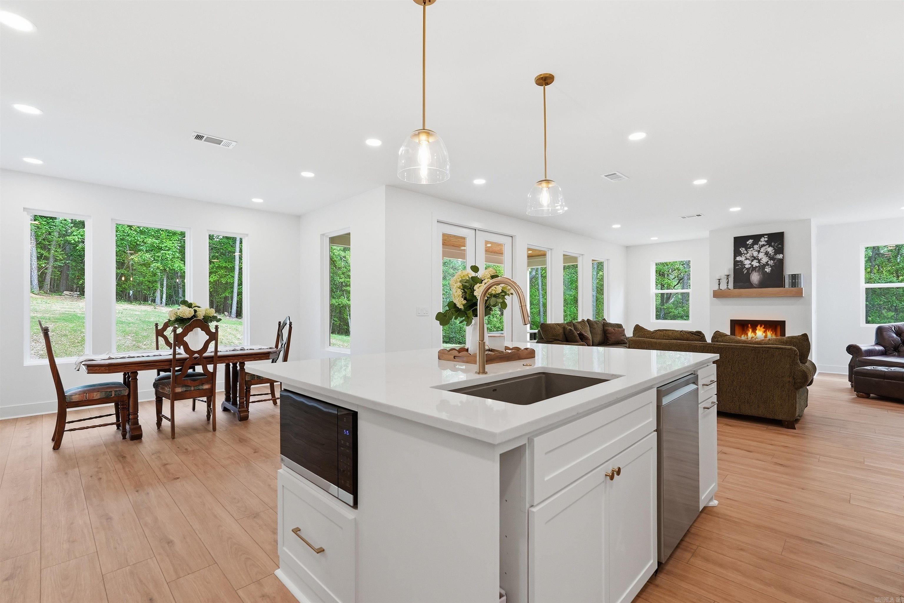 20301 Dwight Little  Roland, AR