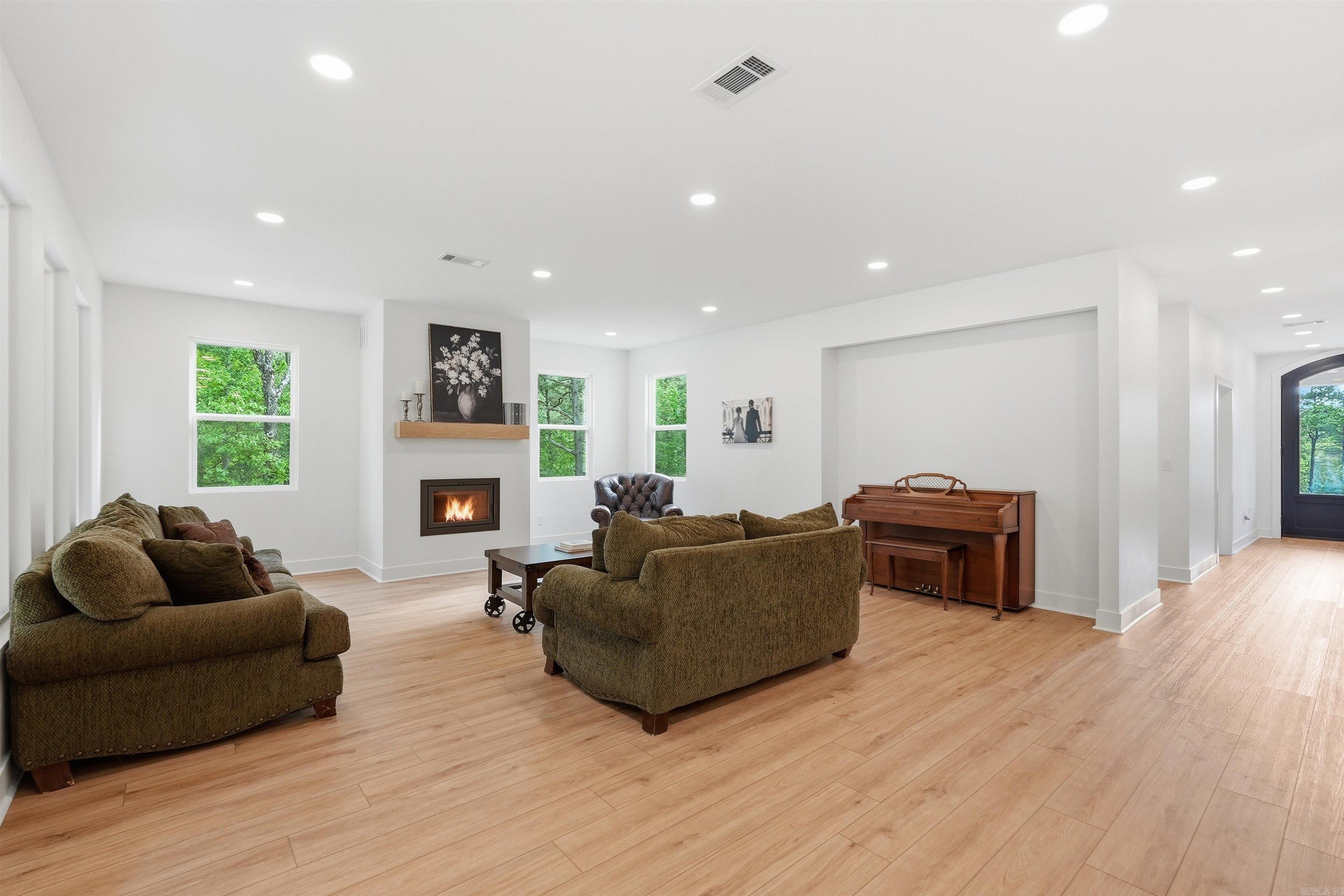 20301 Dwight Little  Roland, AR