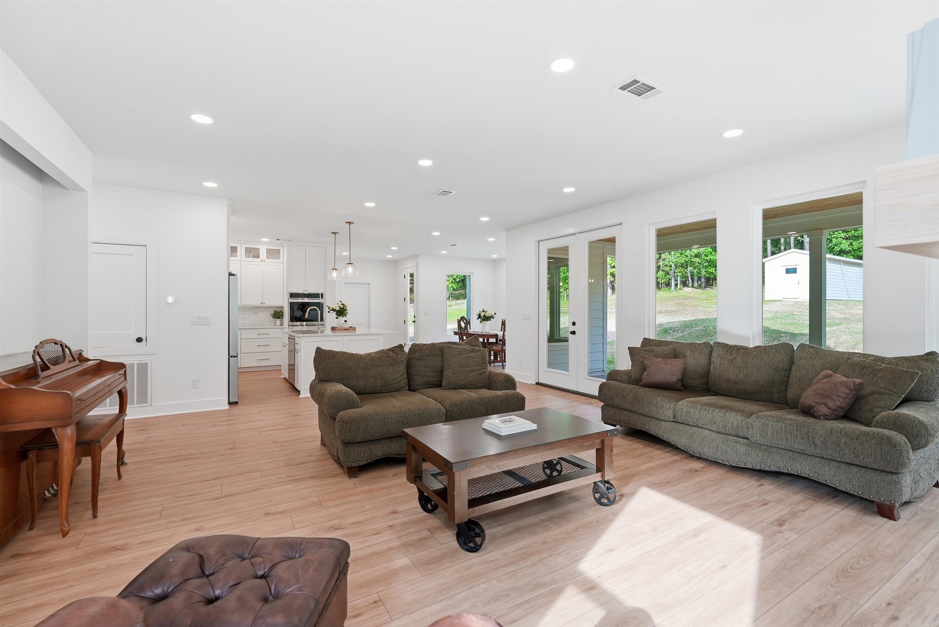 20301 Dwight Little  Roland, AR